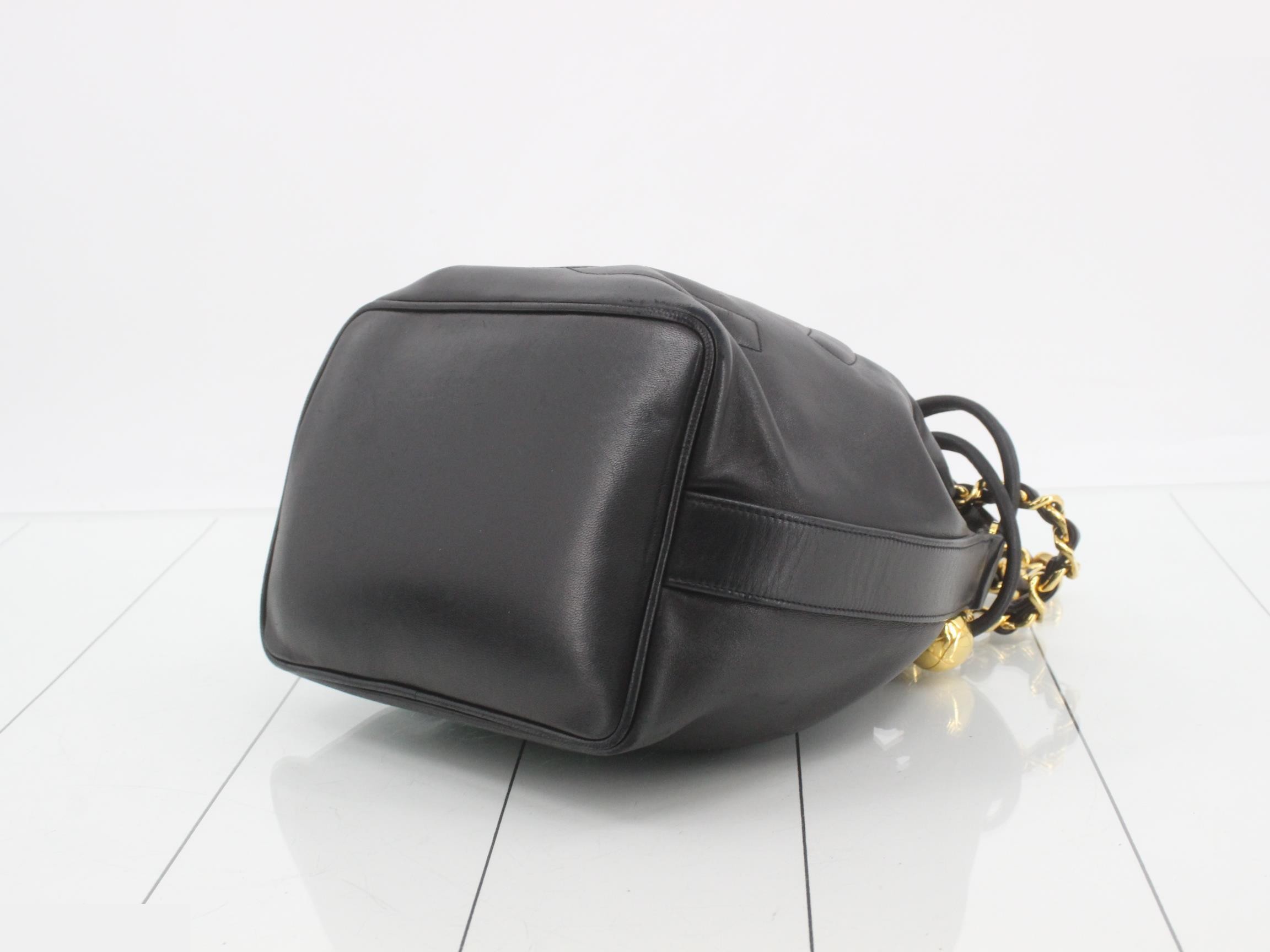 Lambskin shoulder bag with chain strap — view 6