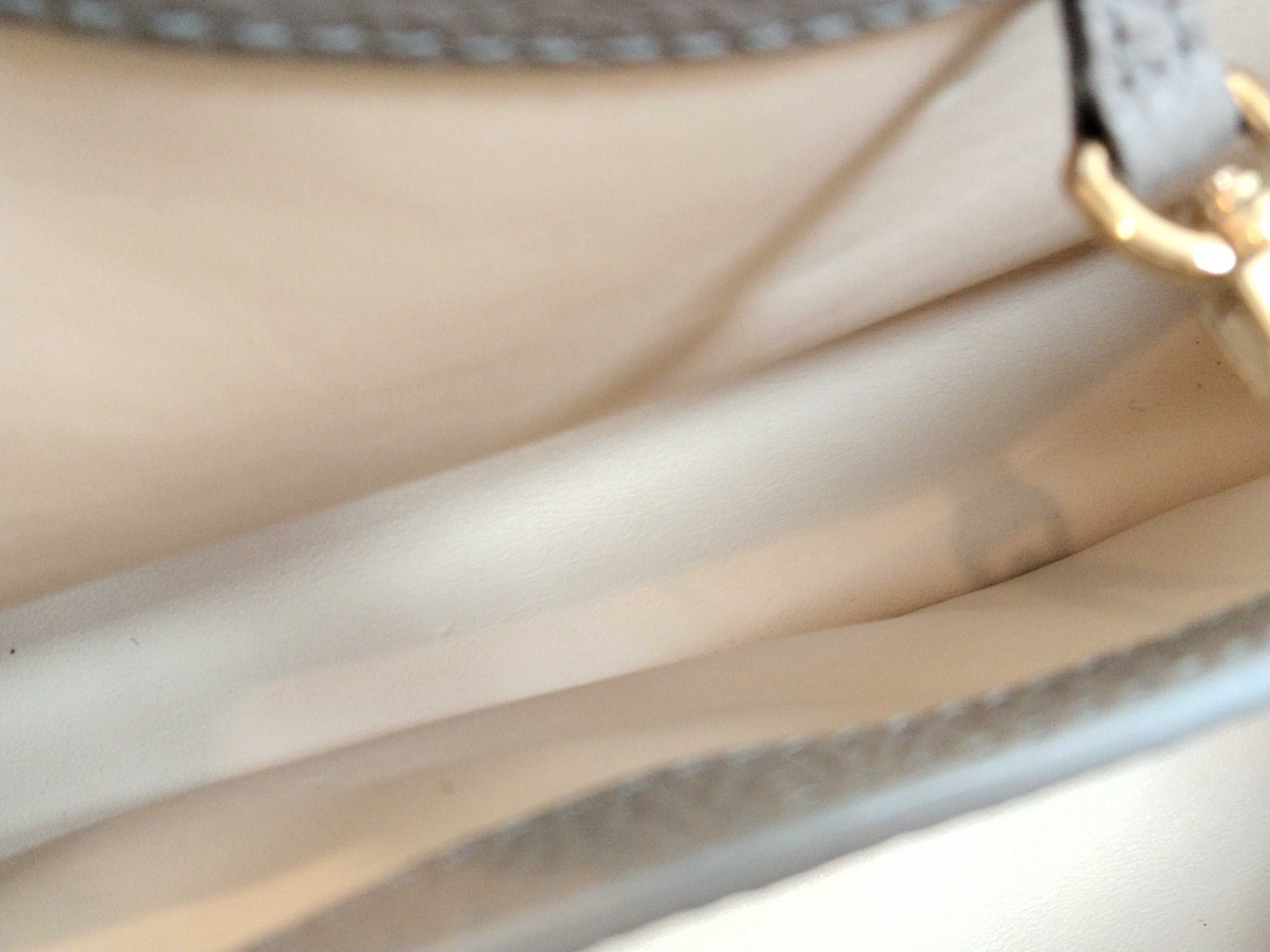 Capucines MM M59067 Handbag — view 12