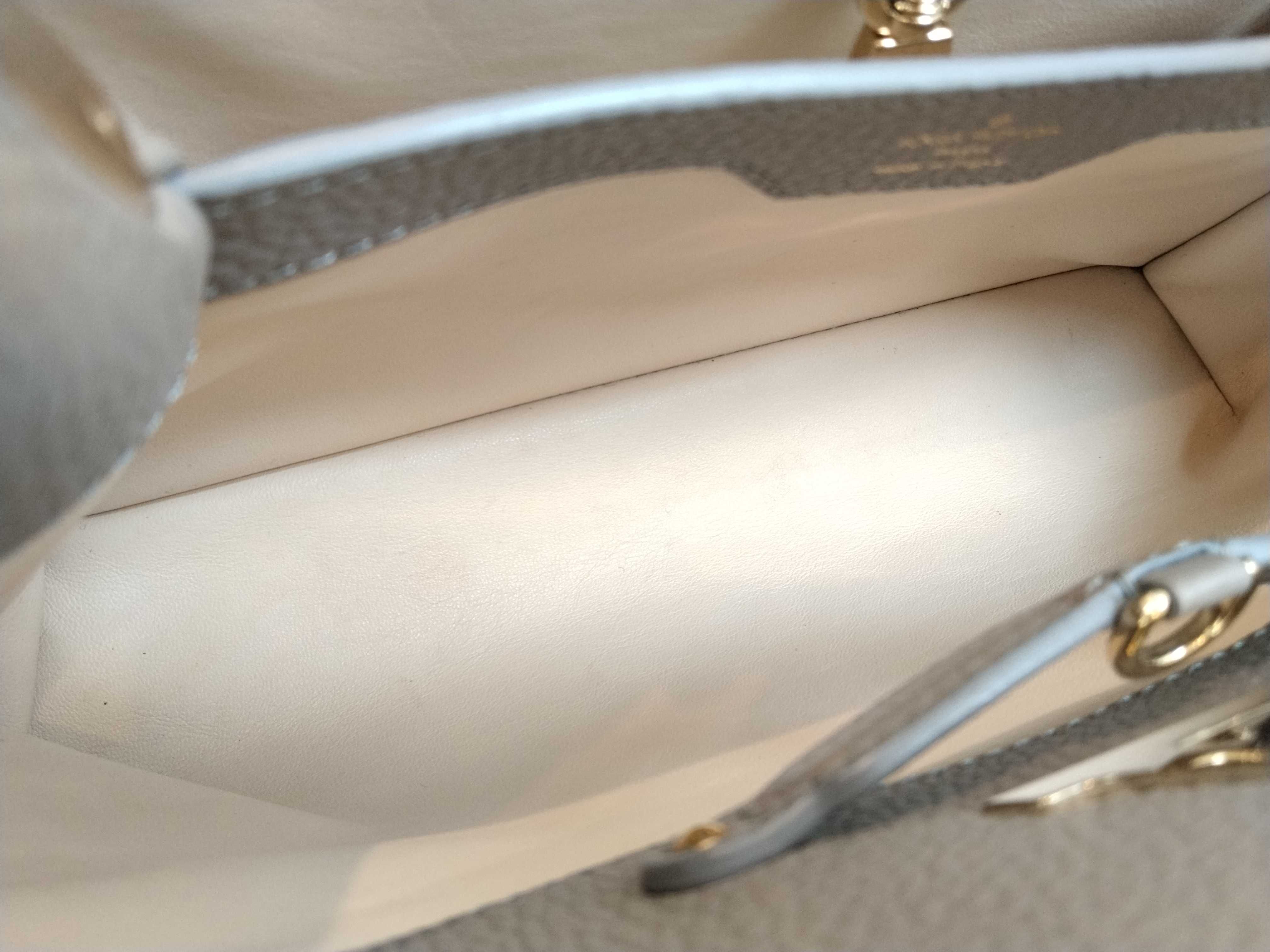 Capucines MM M59067 Handbag — view 9