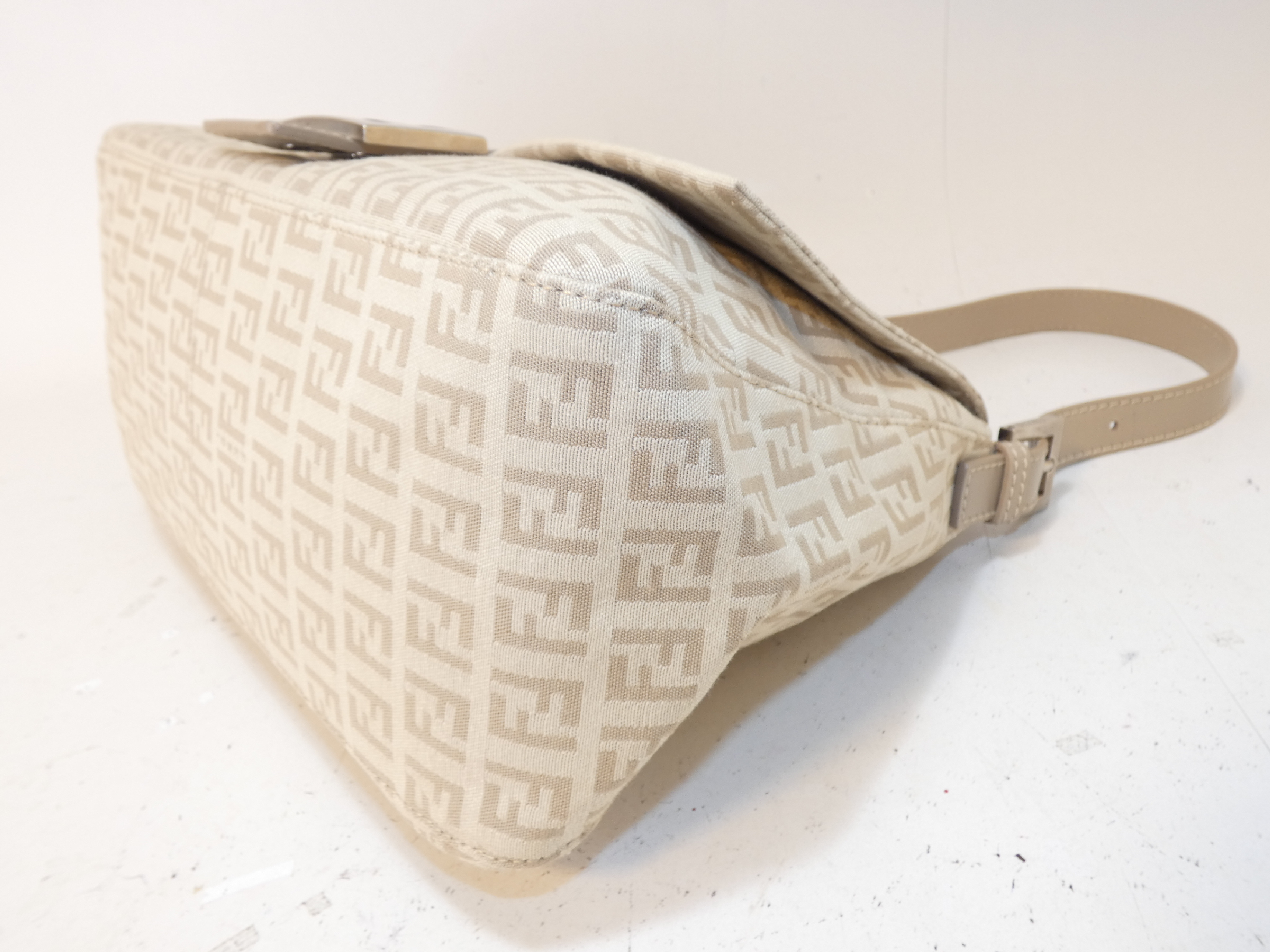 Mamma Zucchino Canvas Leather One-Hand Shoulder Bag — view 8
