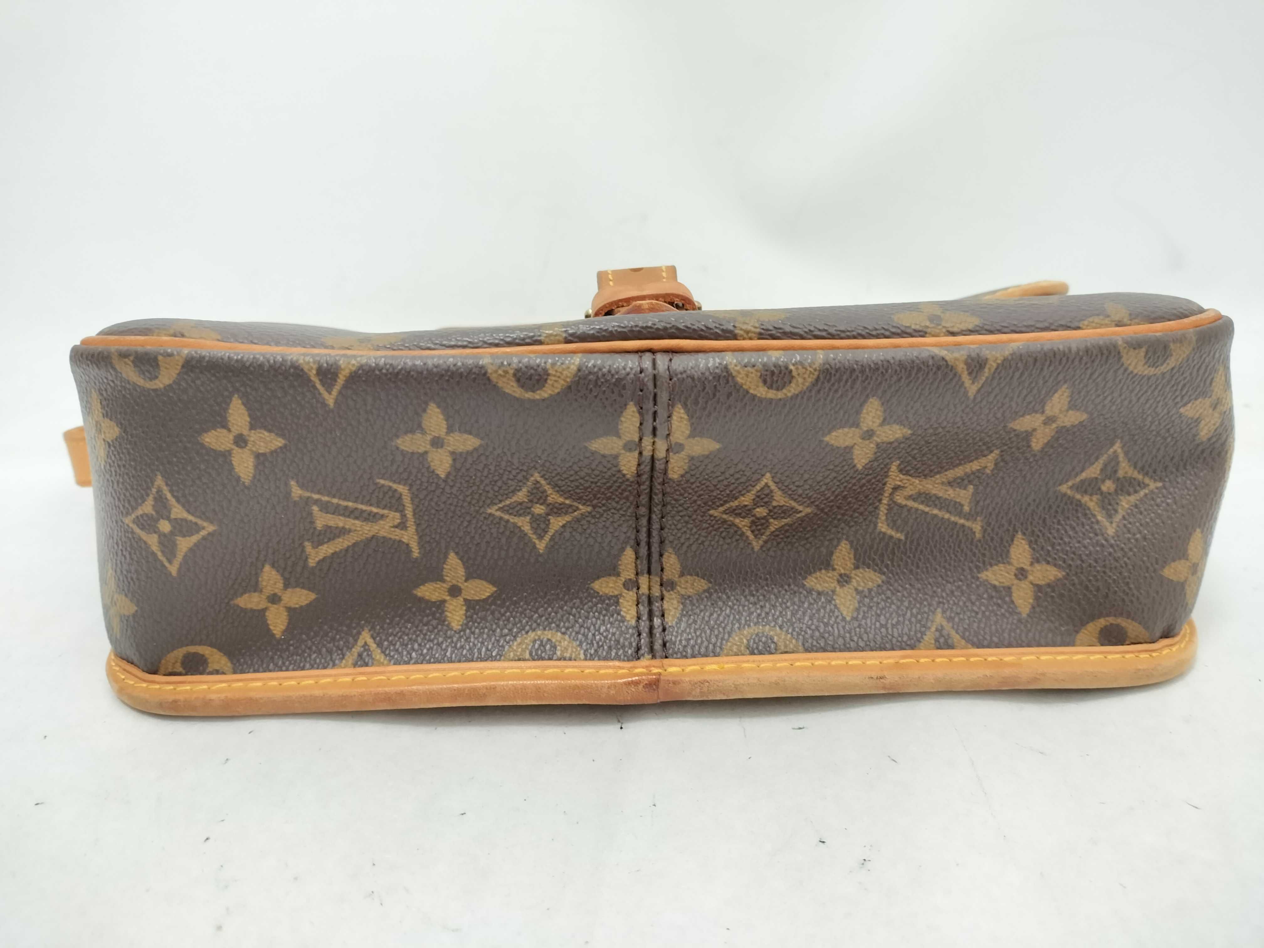 Monogram M42250 Sologne Shoulder Bag — view 7