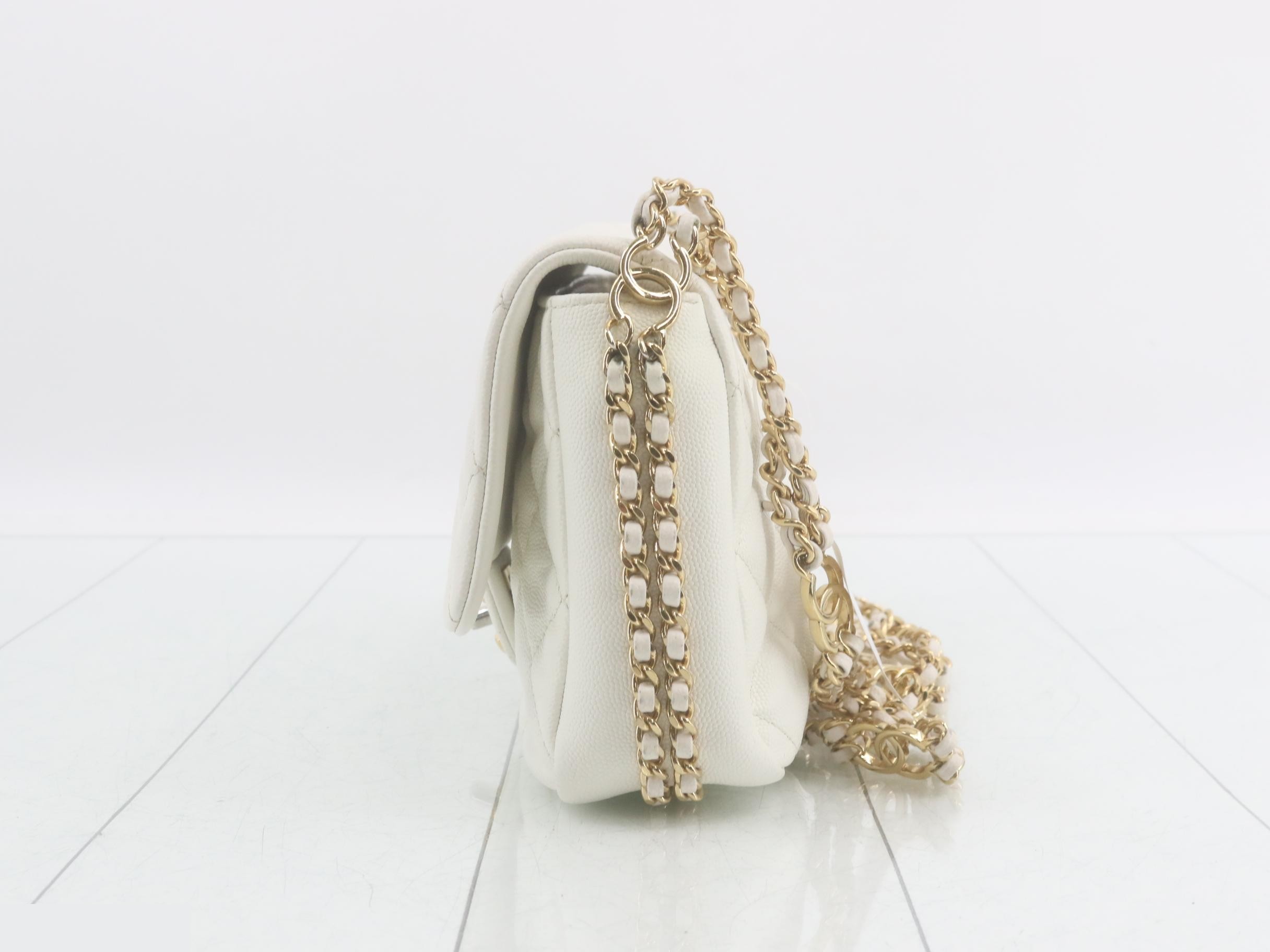 Matelassé Caviar Skin Chain Shoulder Bag — view 3