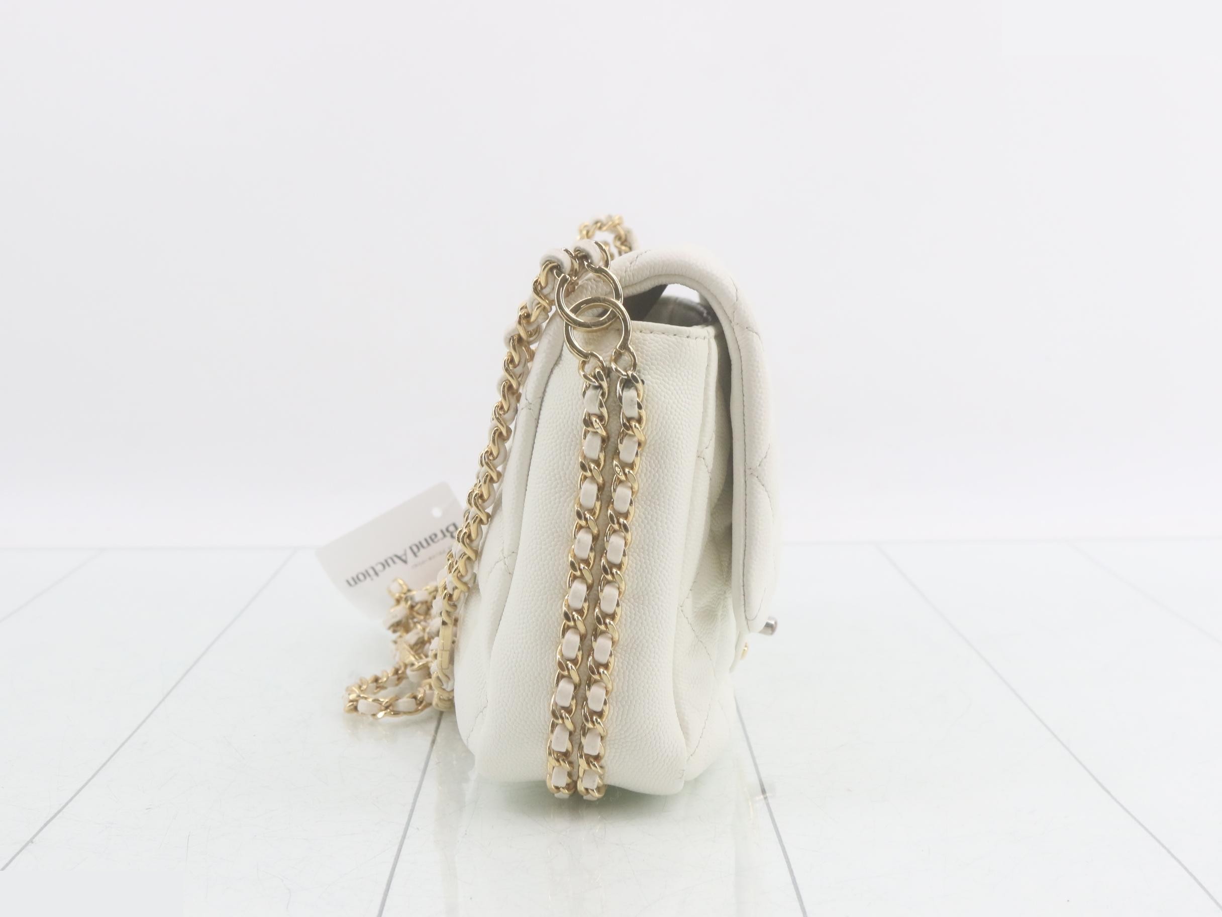 Matelassé Caviar Skin Chain Shoulder Bag — view 4