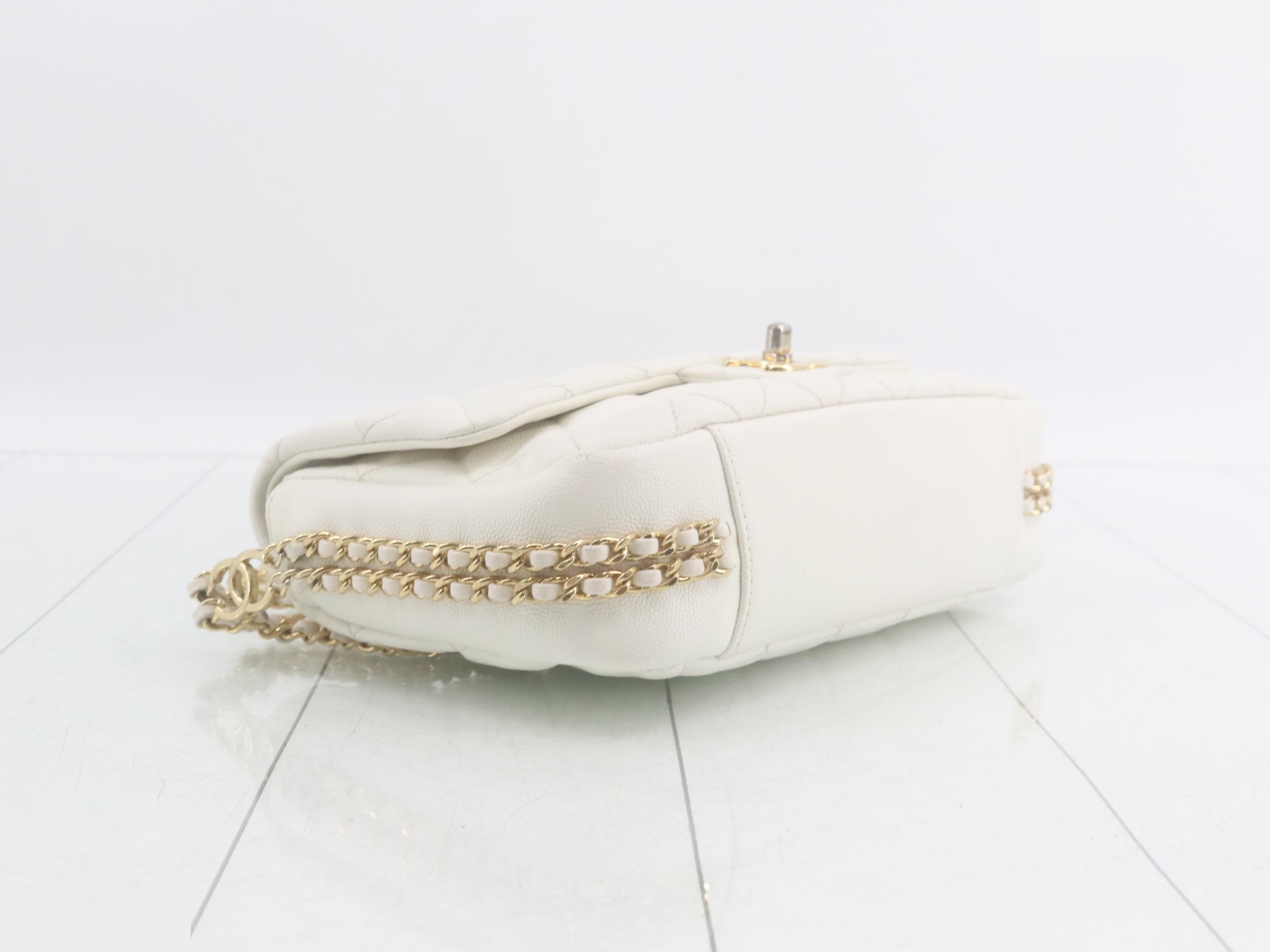Matelassé Caviar Skin Chain Shoulder Bag — view 5