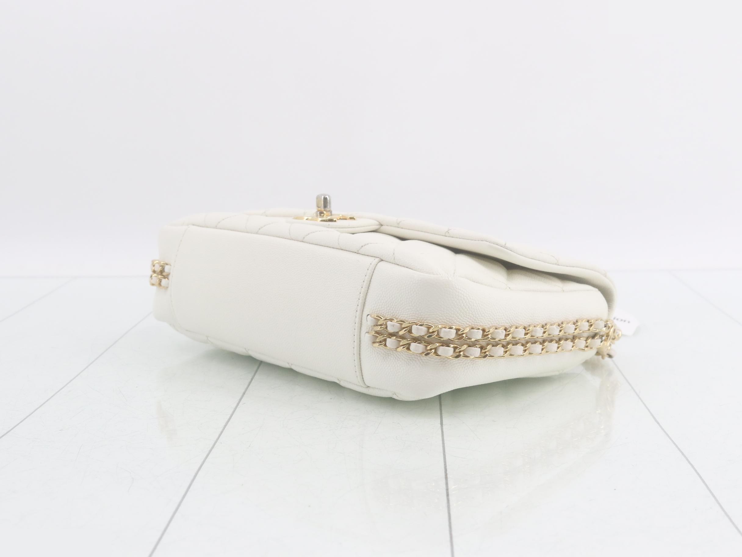 Matelassé Caviar Skin Chain Shoulder Bag — view 6