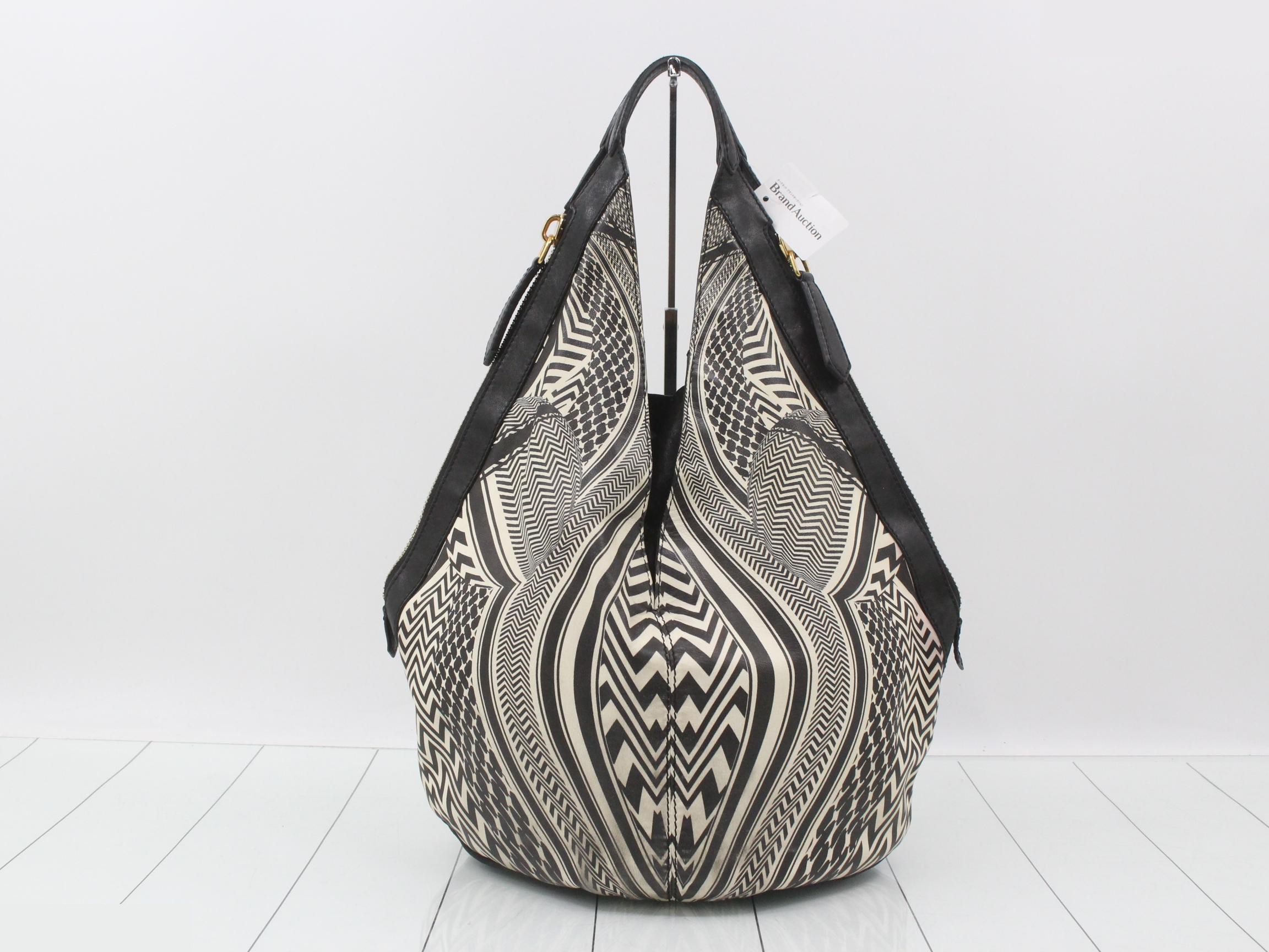 Other lines: Bags, Tote bags, Leather, White, Black — view 2