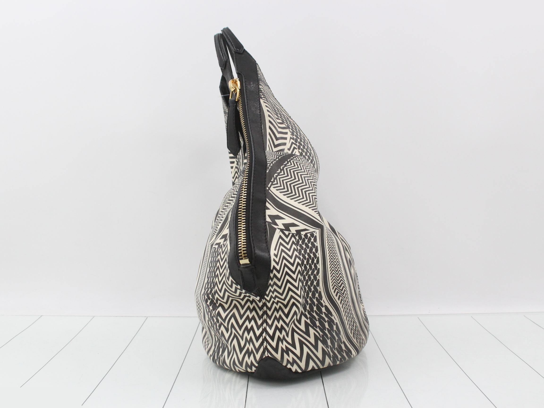 Other lines: Bags, Tote bags, Leather, White, Black — view 3