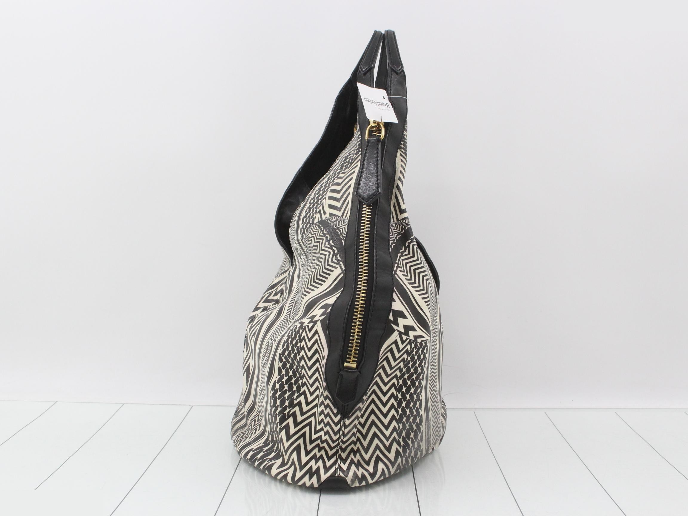 Other lines: Bags, Tote bags, Leather, White, Black — view 4