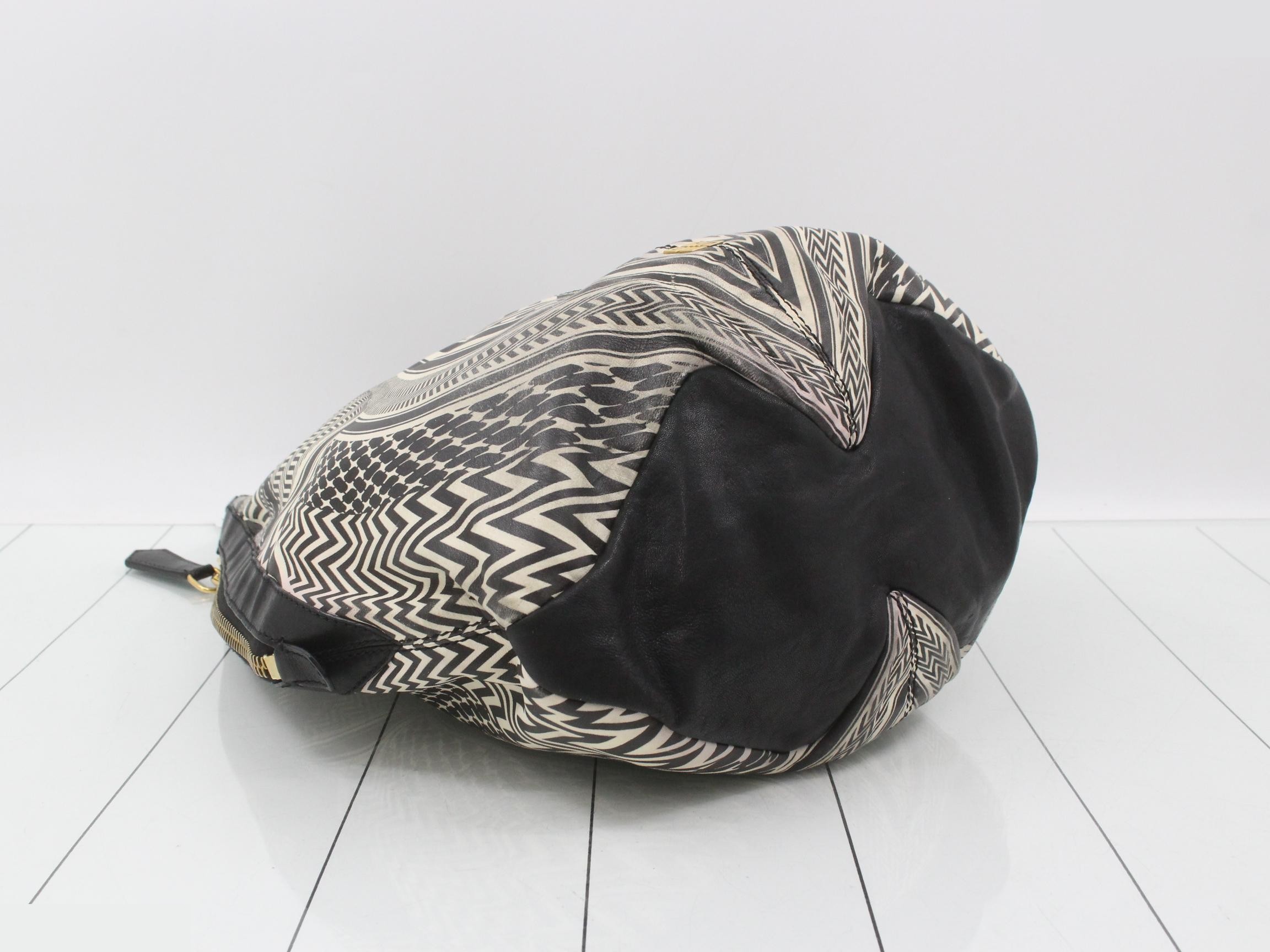 Other lines: Bags, Tote bags, Leather, White, Black — view 5