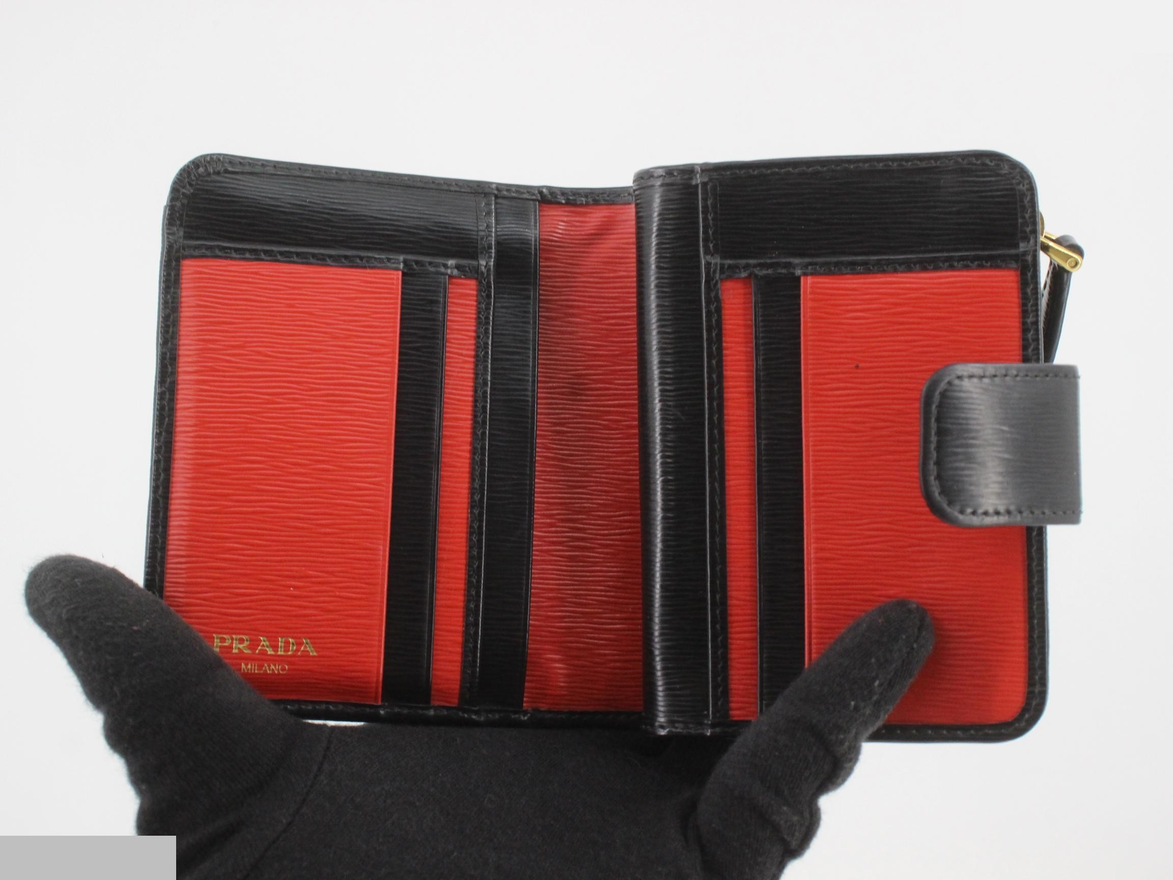 Other lines: Bags and Wallets — view 4