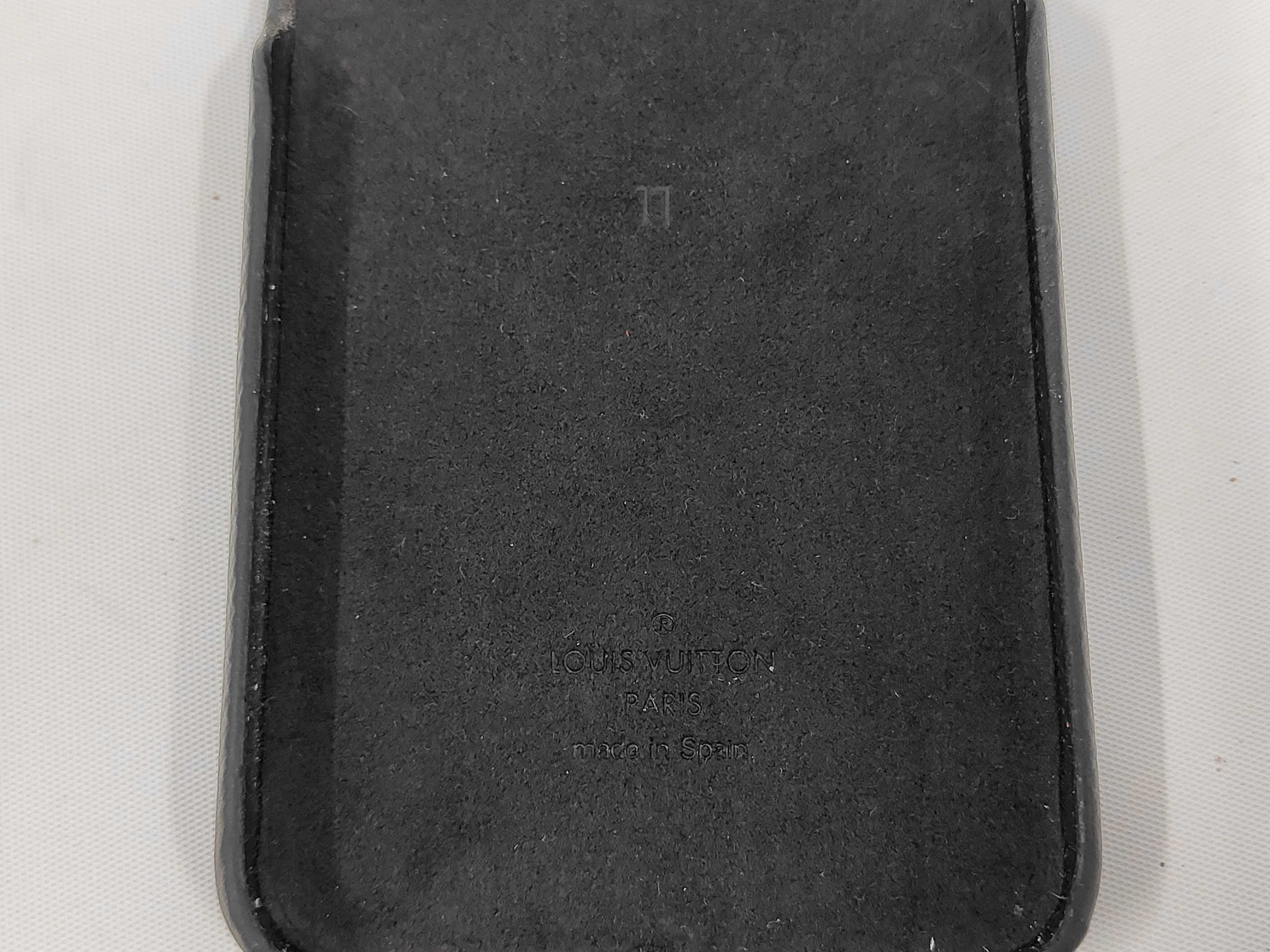 iPhone case for iPhone 11 BC1290, includes box, dust bag, and other accessories. — view 3