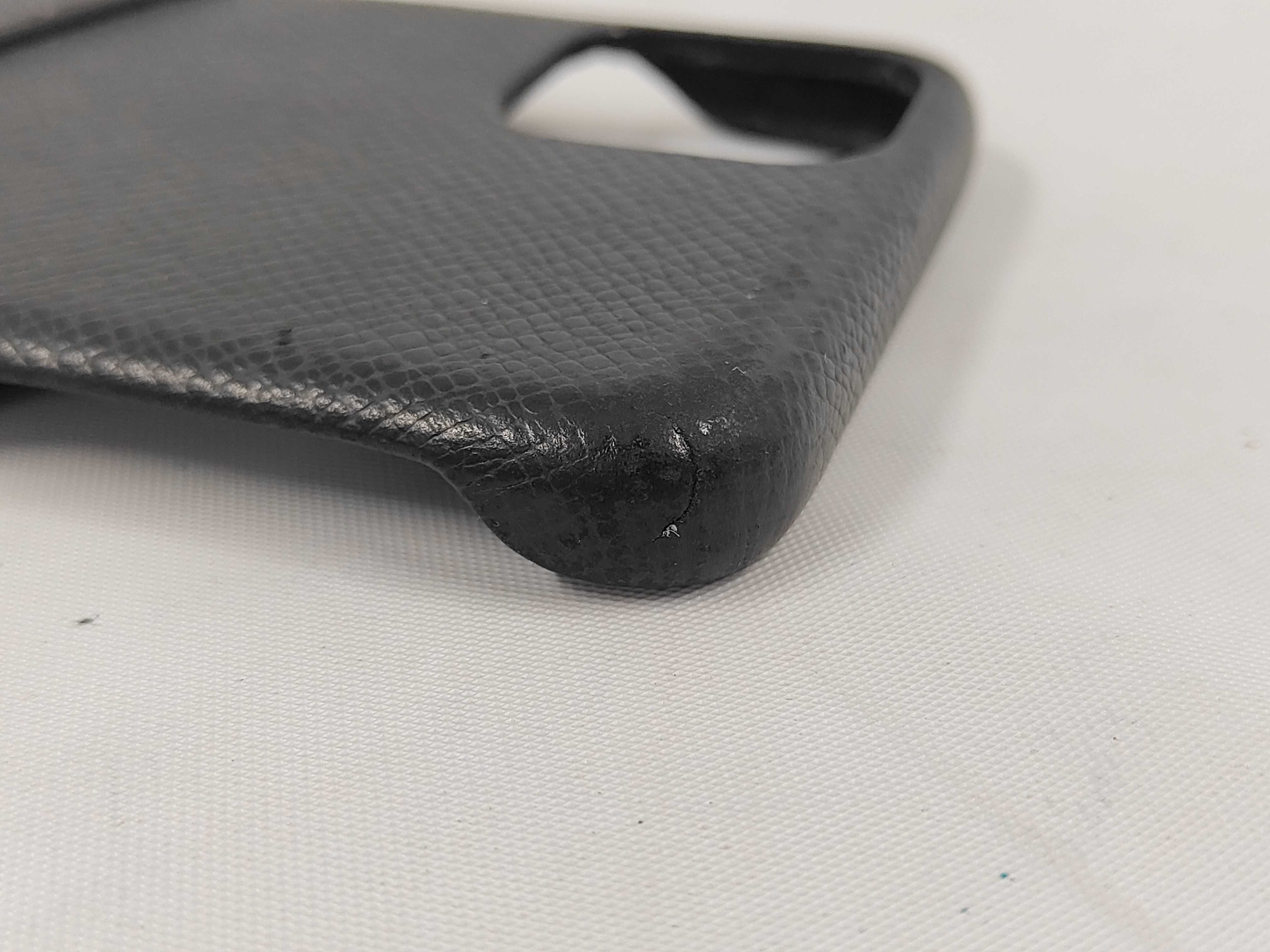 iPhone case for iPhone 11 BC1290, includes box, dust bag, and other accessories. — view 5