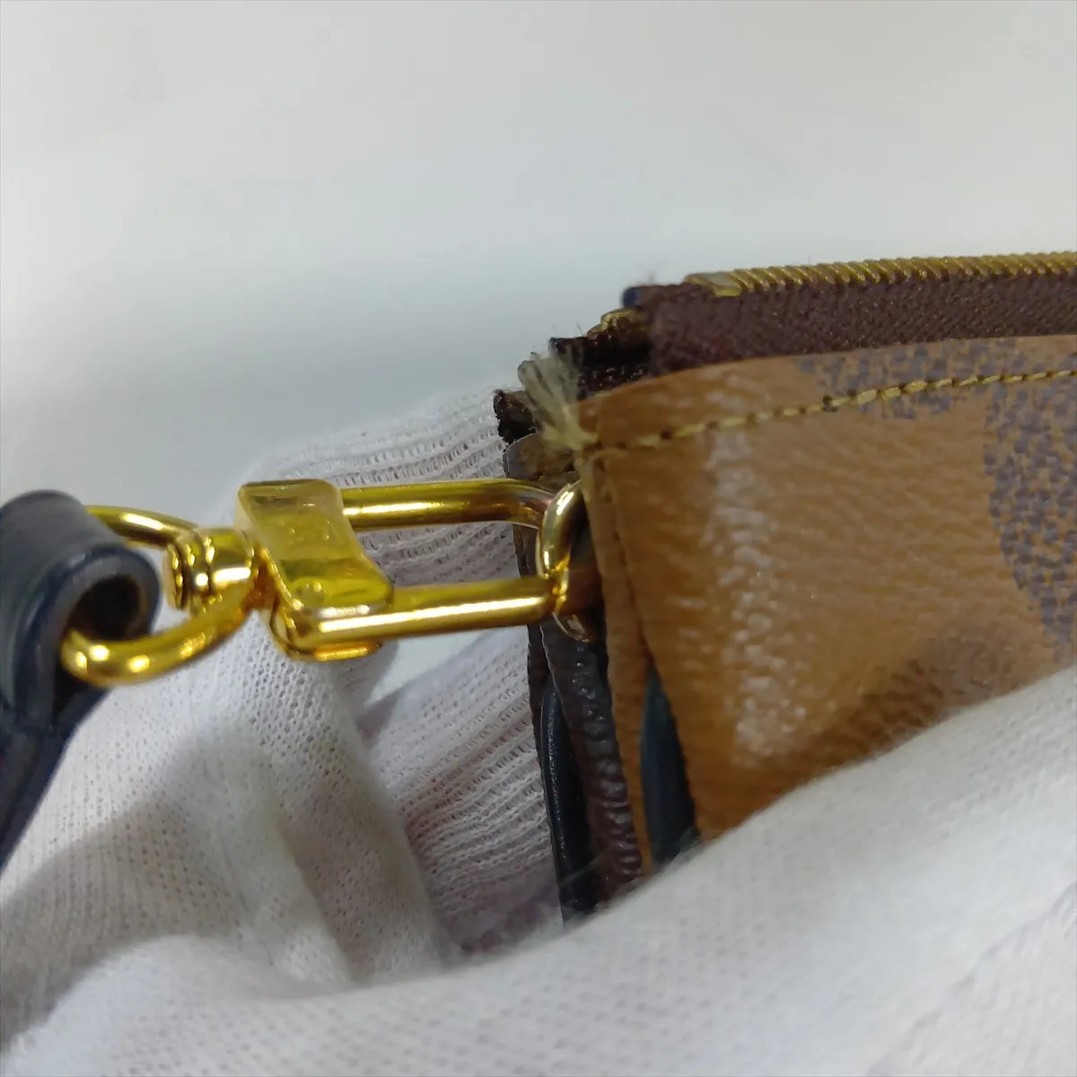 Giant Monogram Reverse Pochette Double Zip M69203 Brown (RFID detected) — view 10