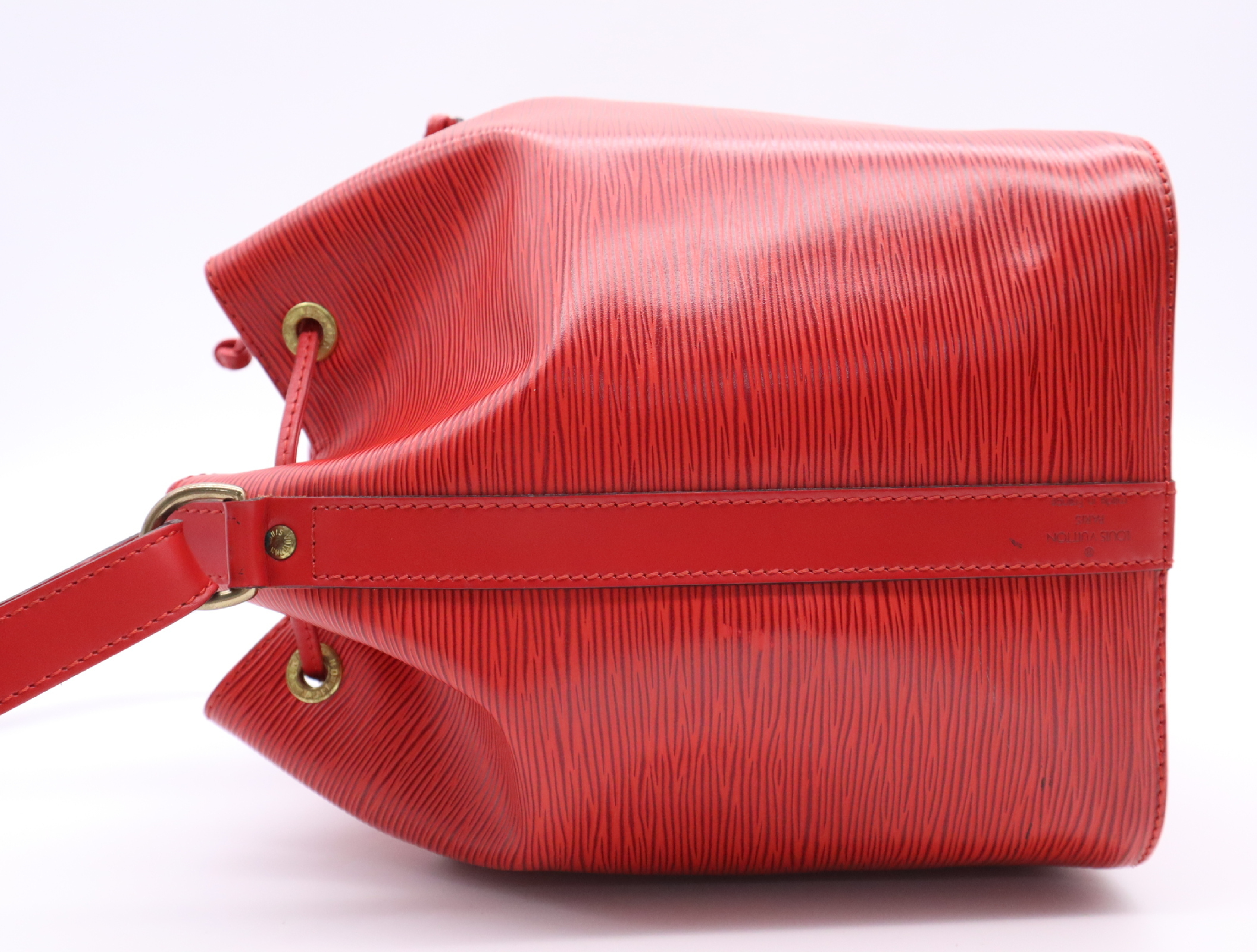 M44107 Epi Petit Noé Castilian Red Shoulder Bag — view 3