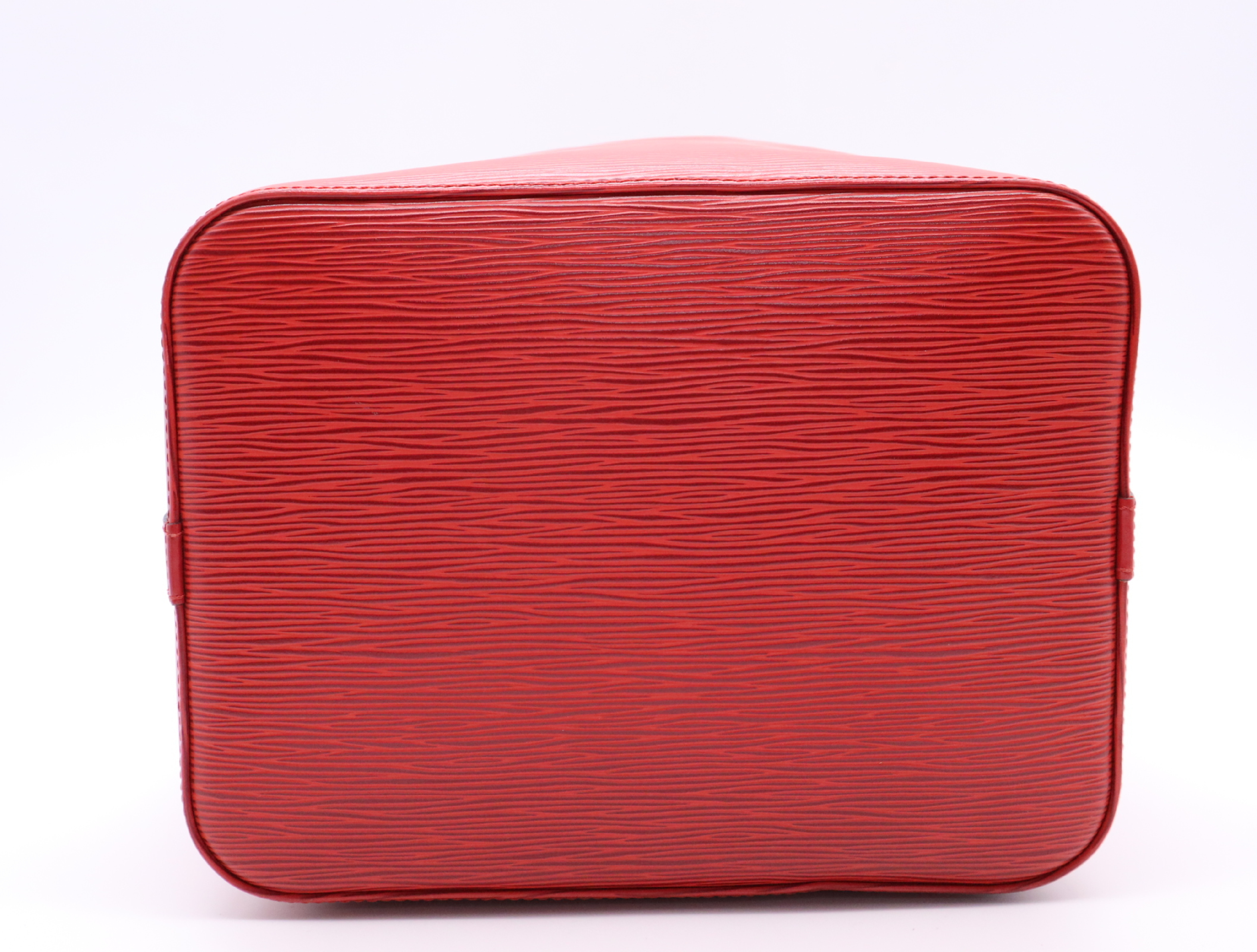 M44107 Epi Petit Noé Castilian Red Shoulder Bag — view 4