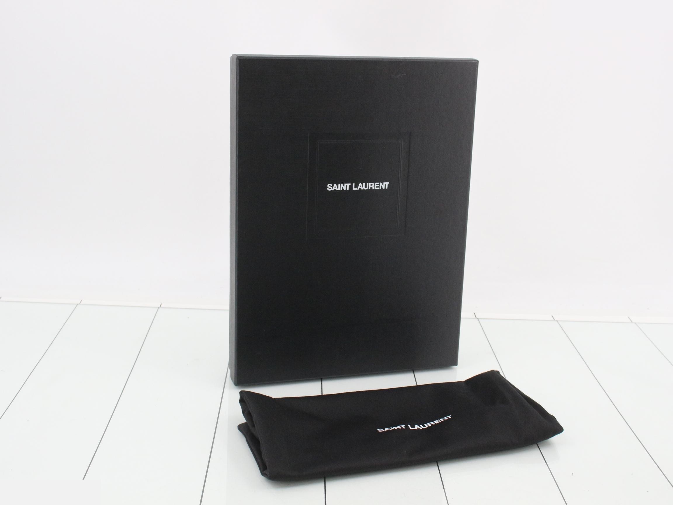 Crocodile embossed clutch bag, black — view 7
