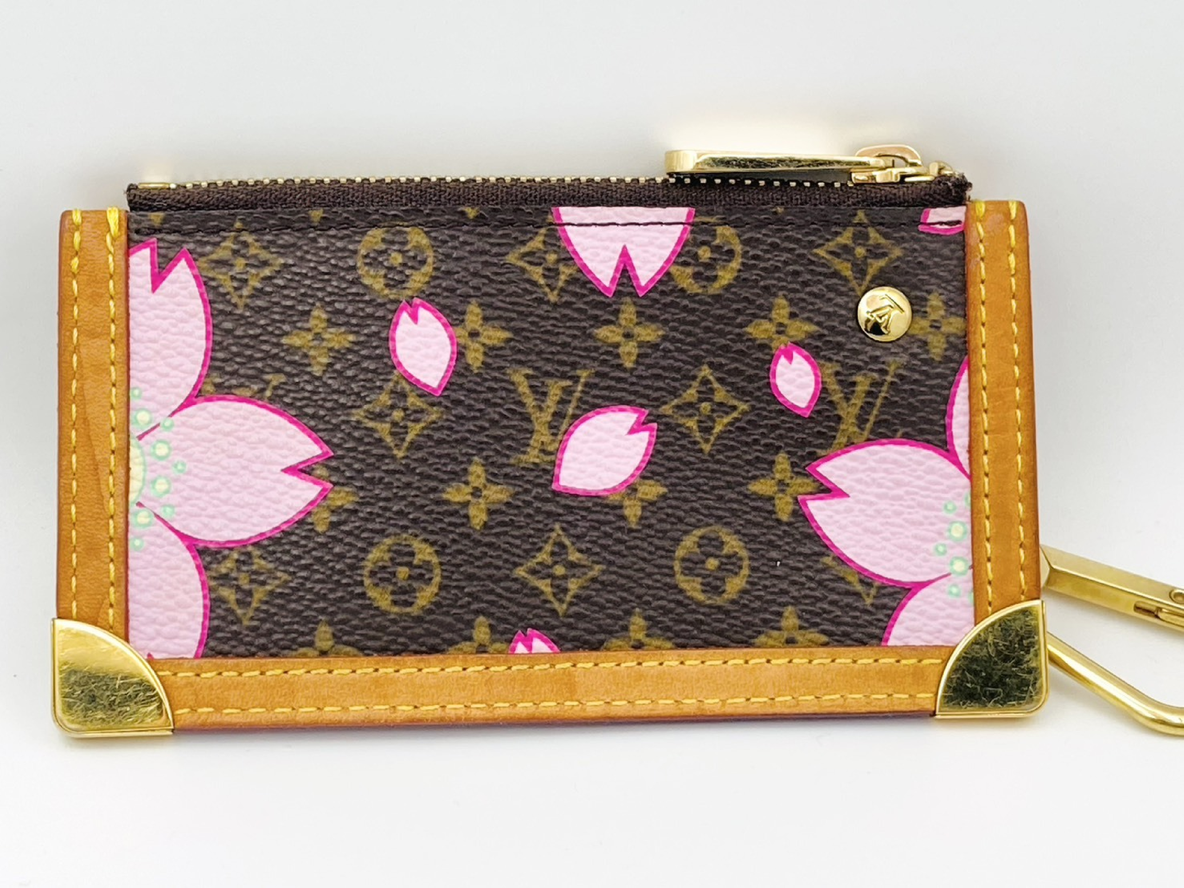 x Takashi Murakami LV x TM M92015 Monogram Cherry Blossom Pochette Clé Coin Case CA0033 Coin Case — view 2