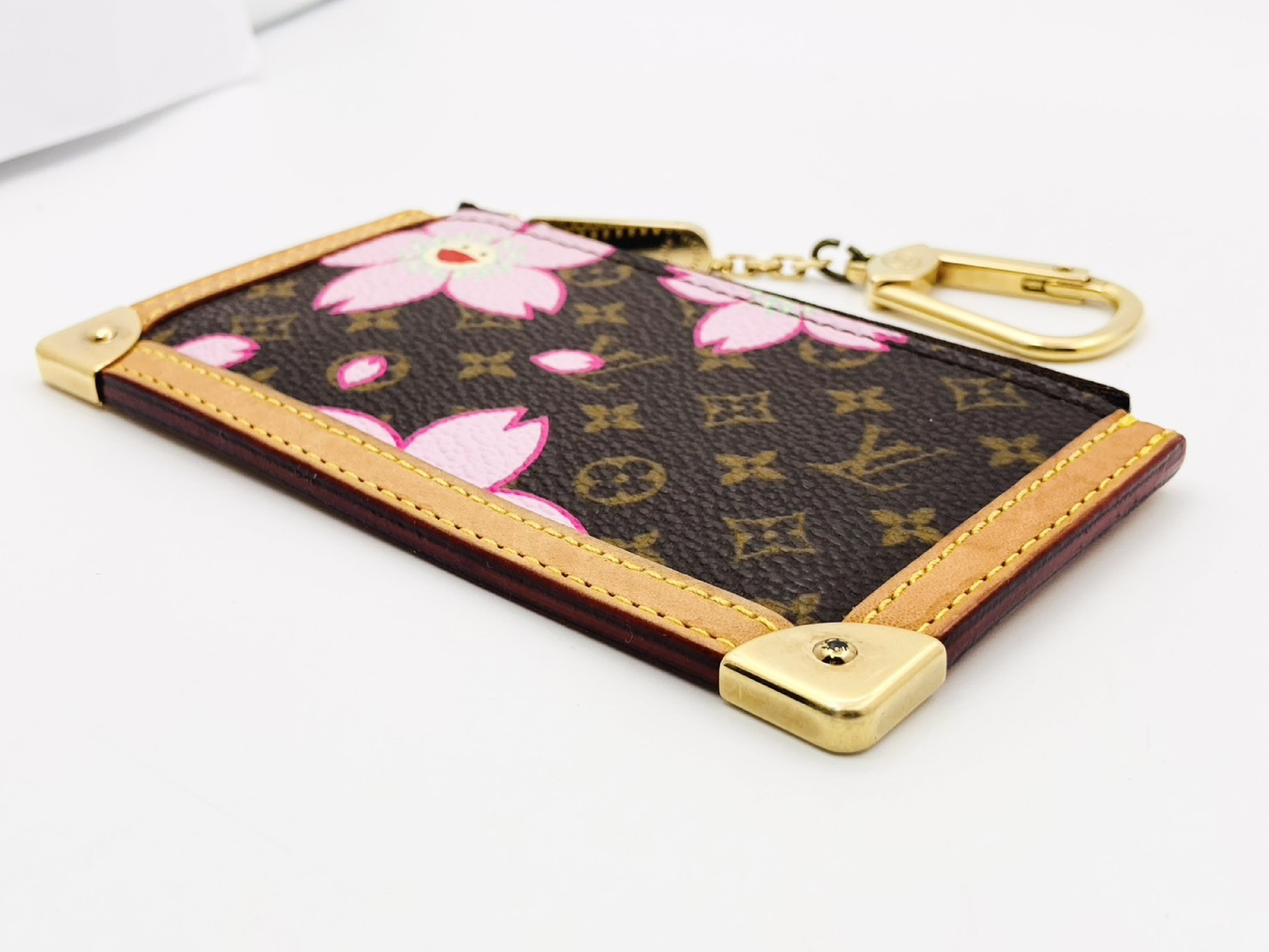 x Takashi Murakami LV x TM M92015 Monogram Cherry Blossom Pochette Clé Coin Case CA0033 Coin Case — view 3