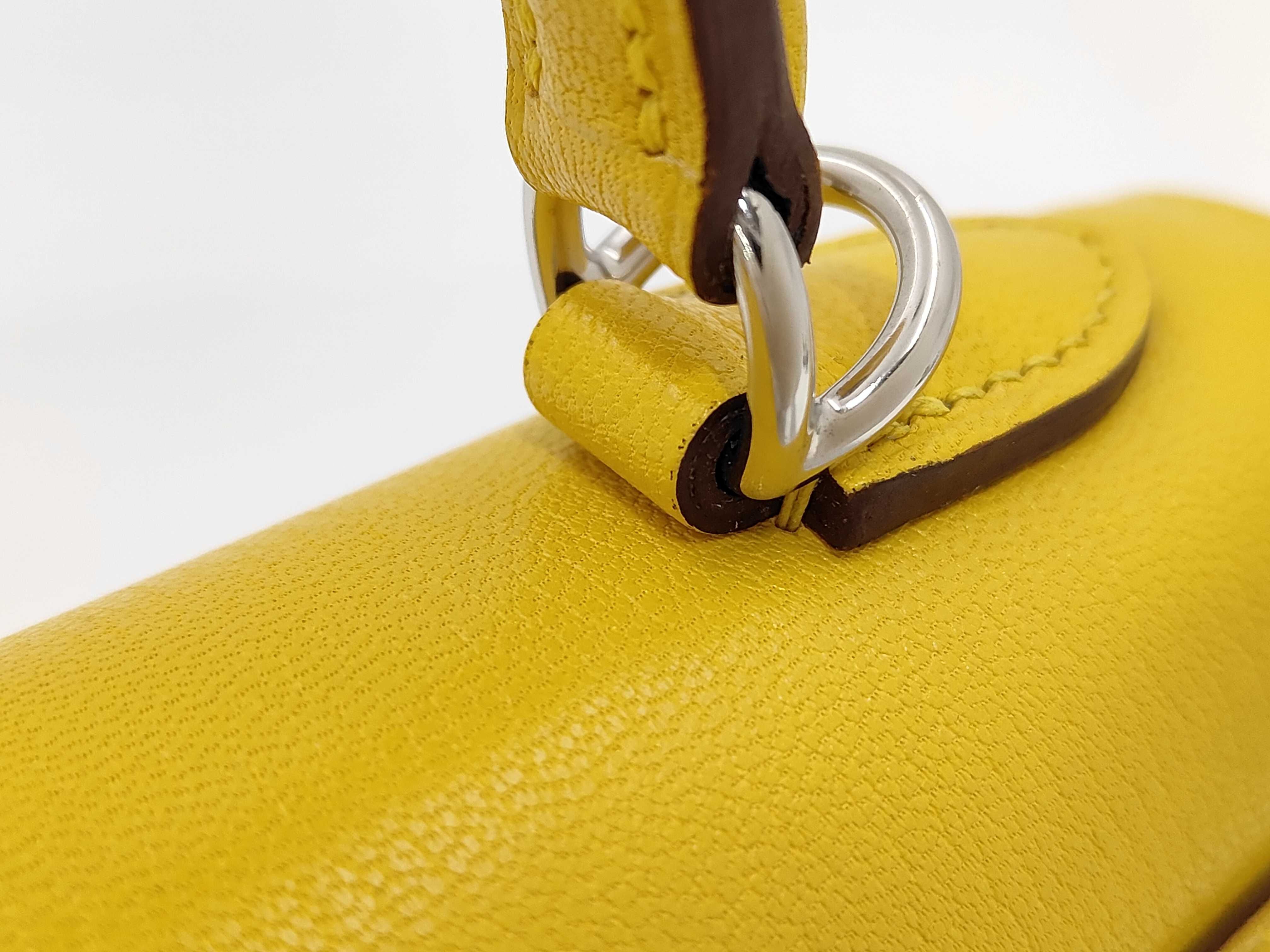 Kelly 25 Jaune Naple Chevre Shamkilla Silver Hardware K Stamp Handbag — view 3