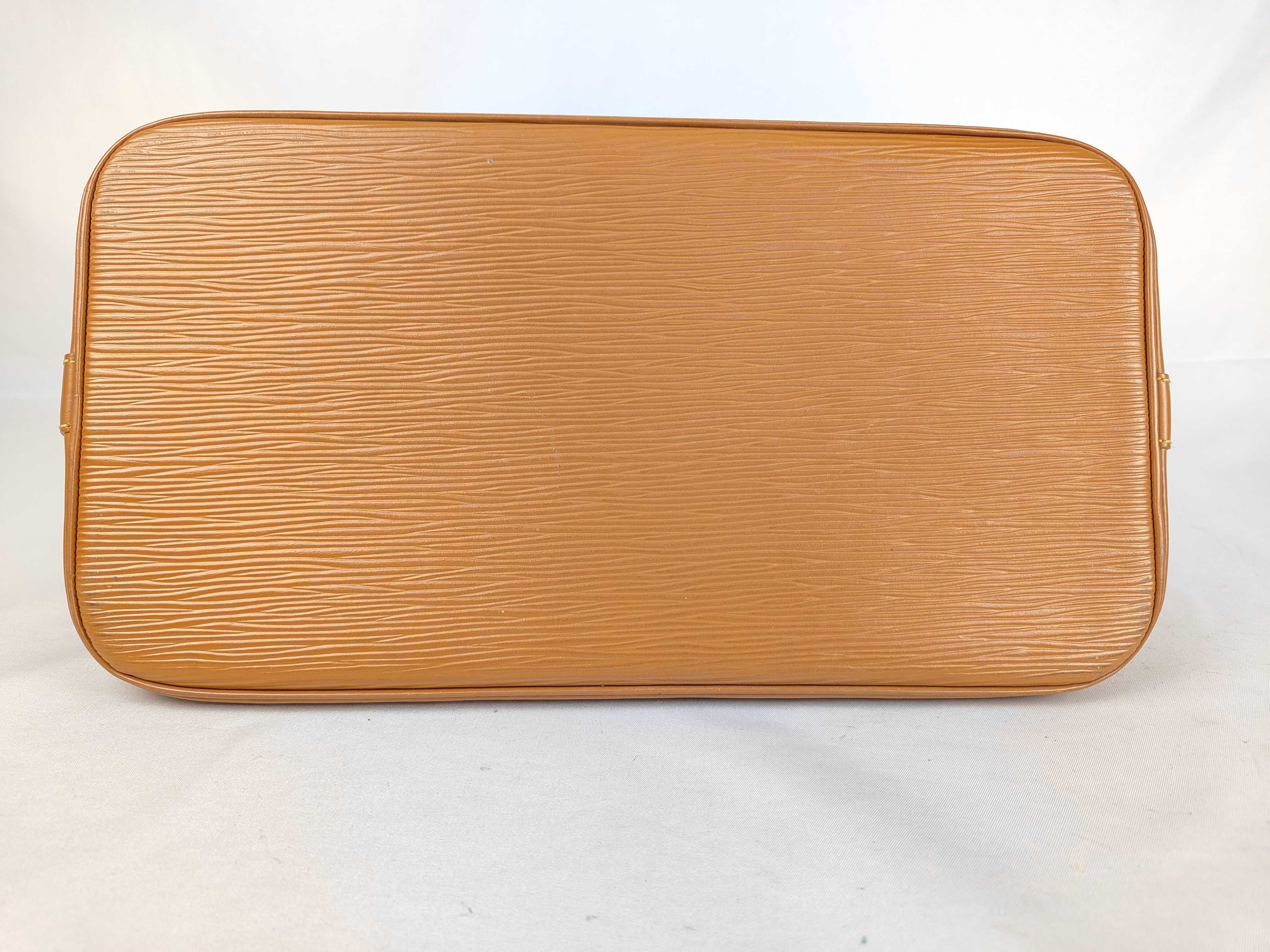 Epi Alma PM Handbag — view 9
