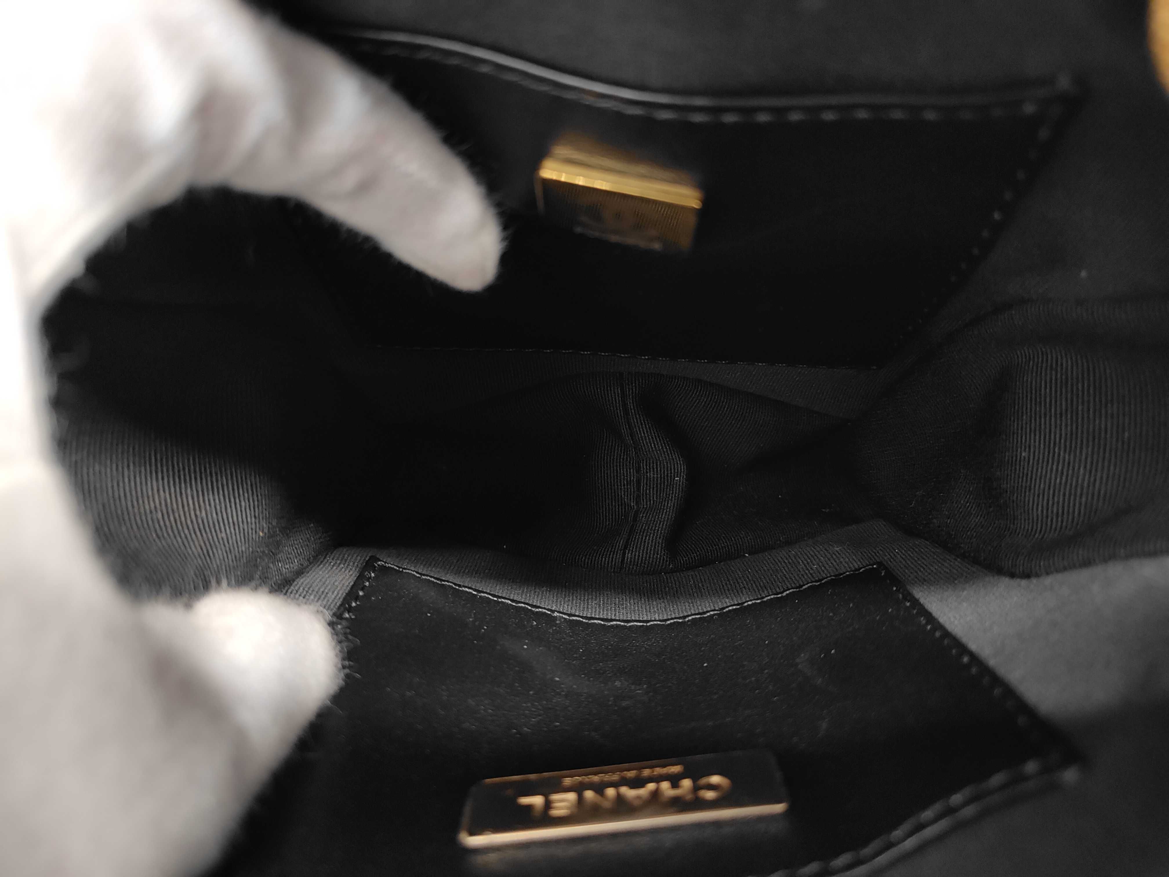 Matelassé Chain Lambskin Shoulder Bag — view 8