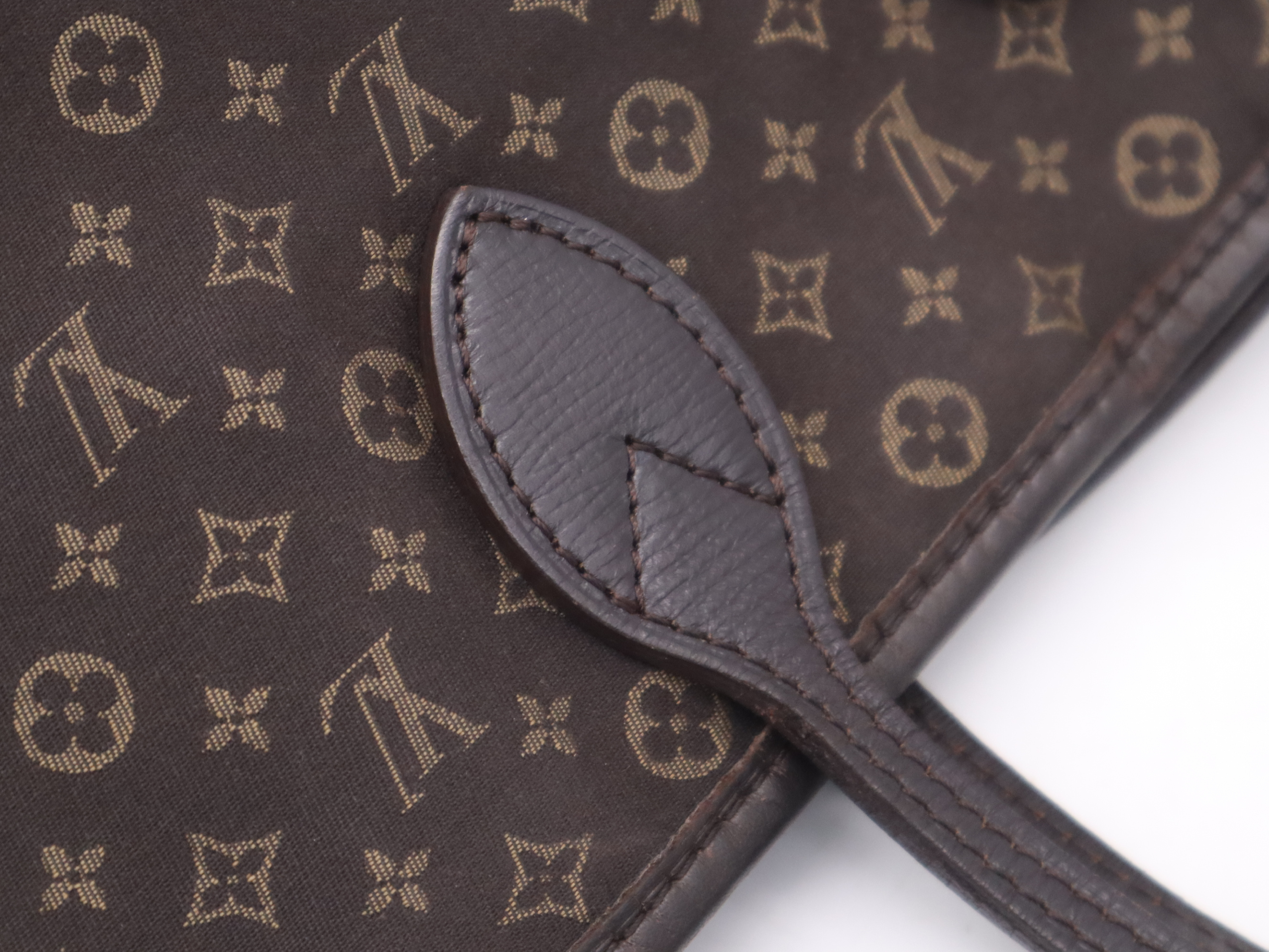 M40513 Idylle Neverfull MM Fusain Tote Bag — view 8