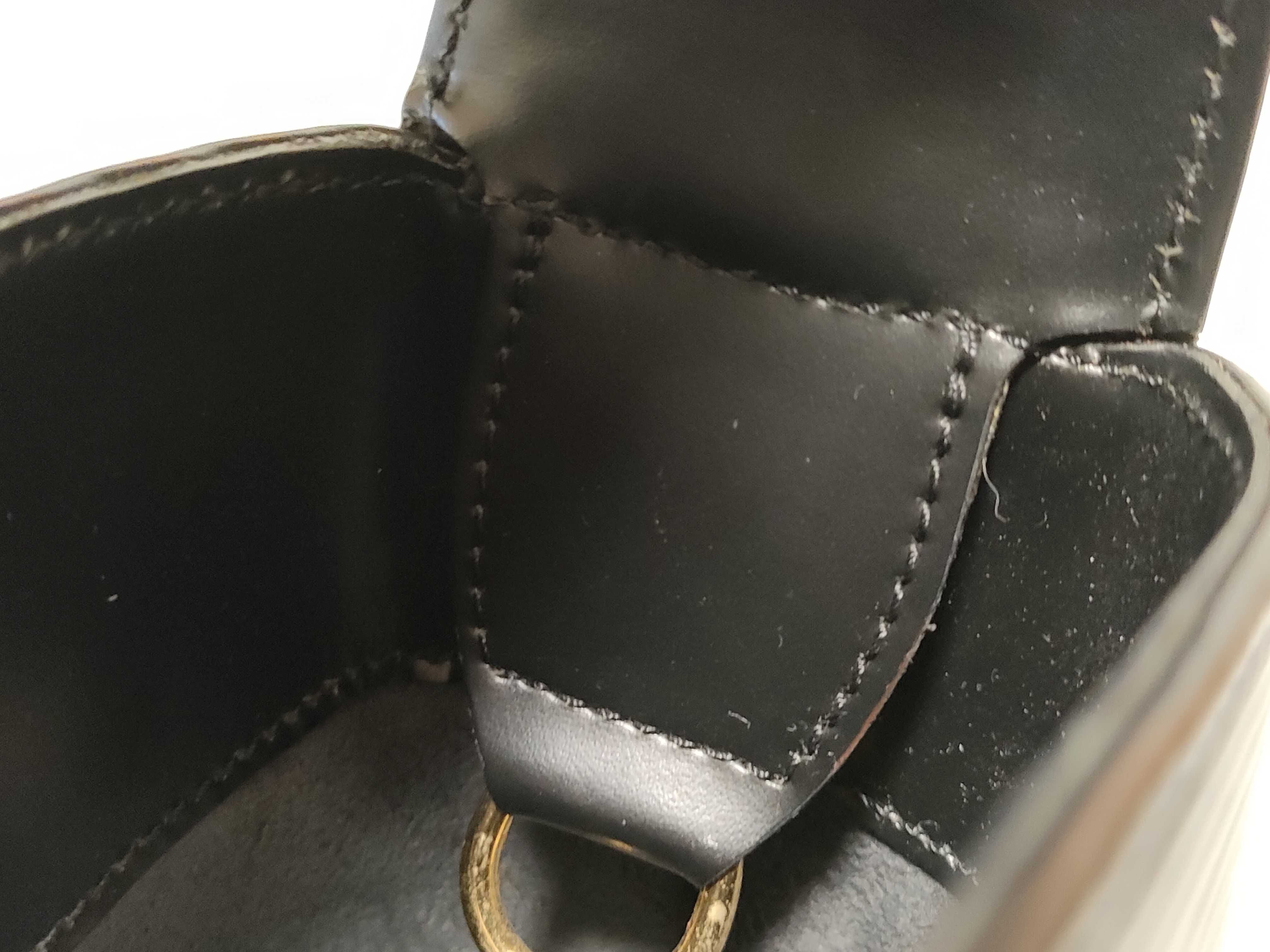 Epi Leather Shoulder Bag, M52162 TH0929, Black — view 8