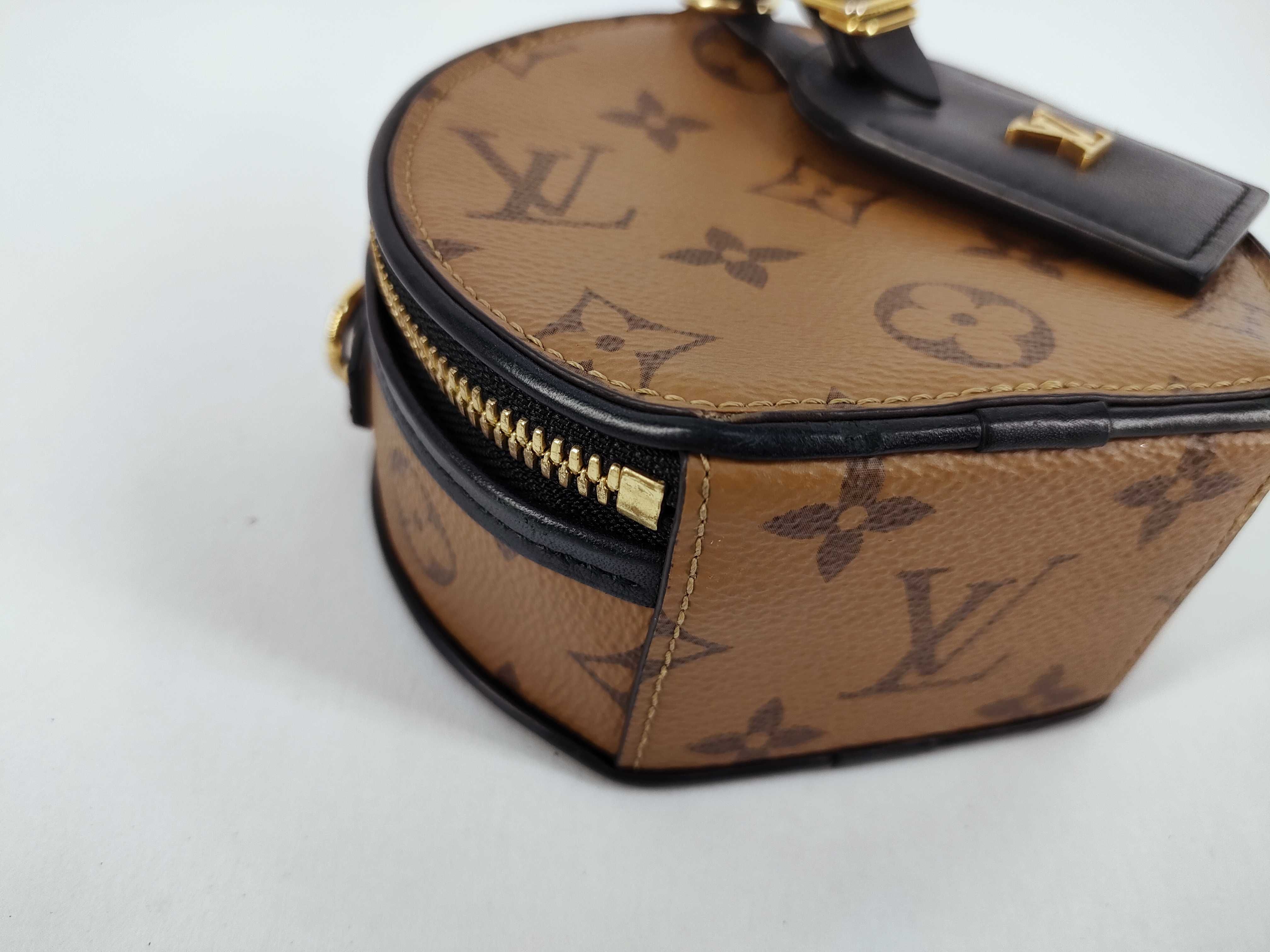 Monogram Louis Vuitton Shoulder Bag — view 6