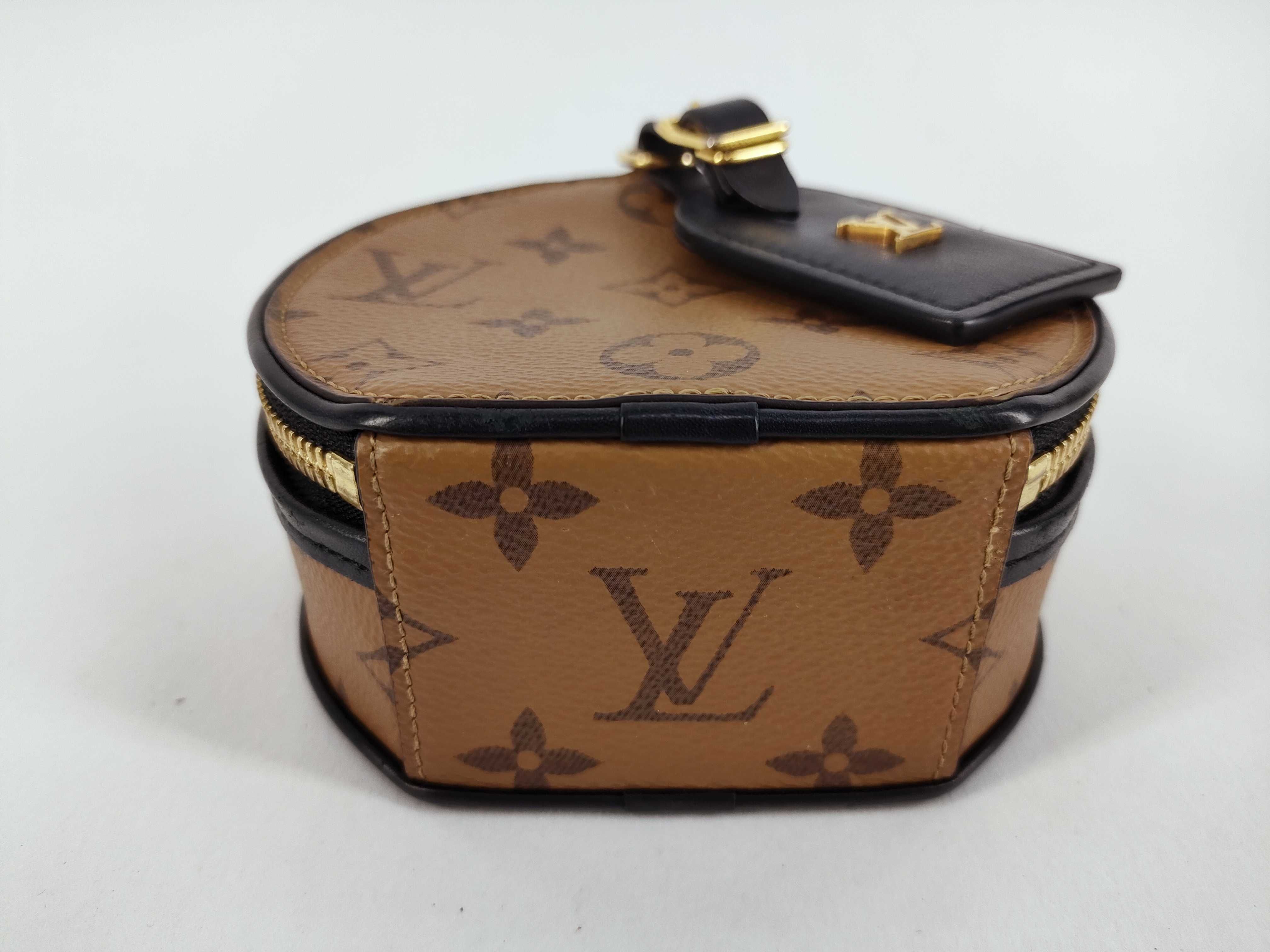 Monogram Louis Vuitton Shoulder Bag — view 7