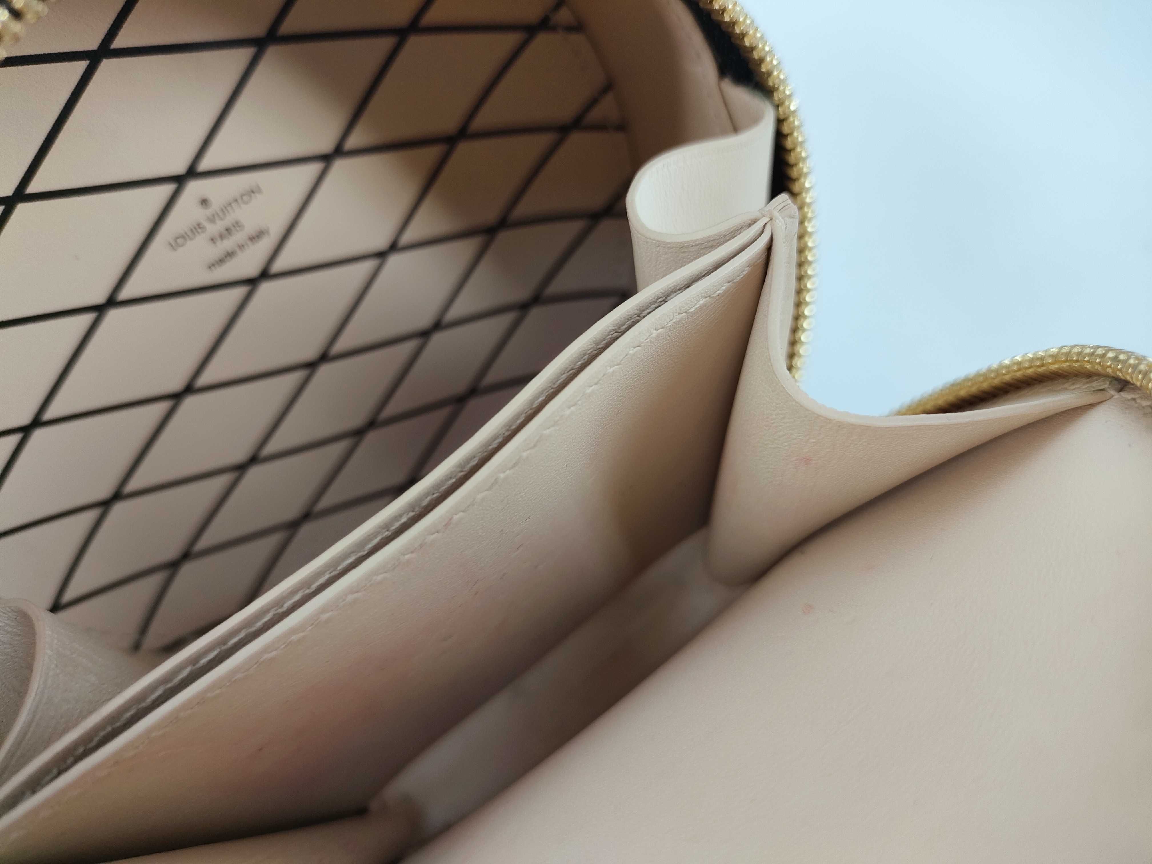 Monogram Louis Vuitton Shoulder Bag — view 9