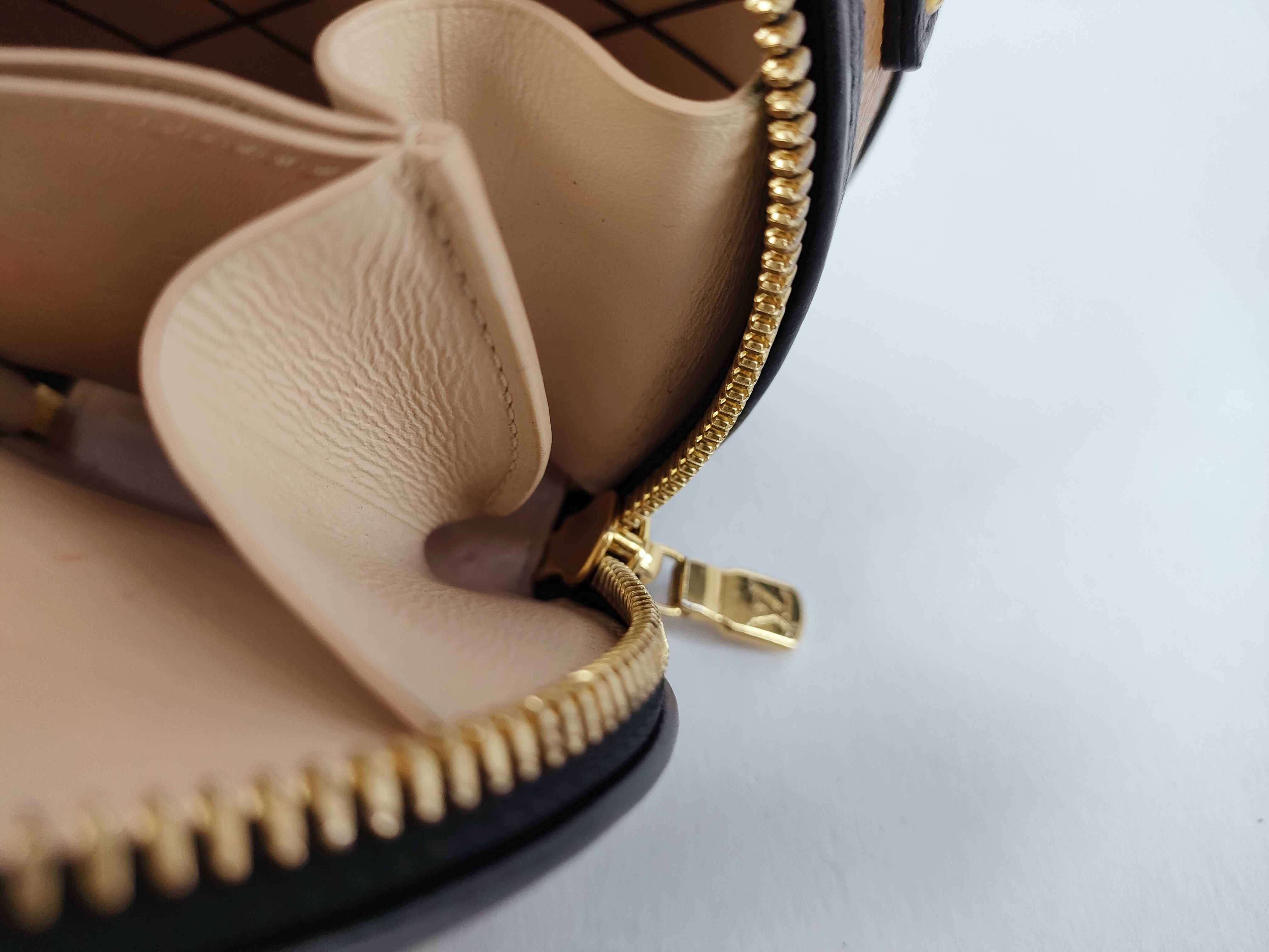 Monogram Louis Vuitton Shoulder Bag — view 10