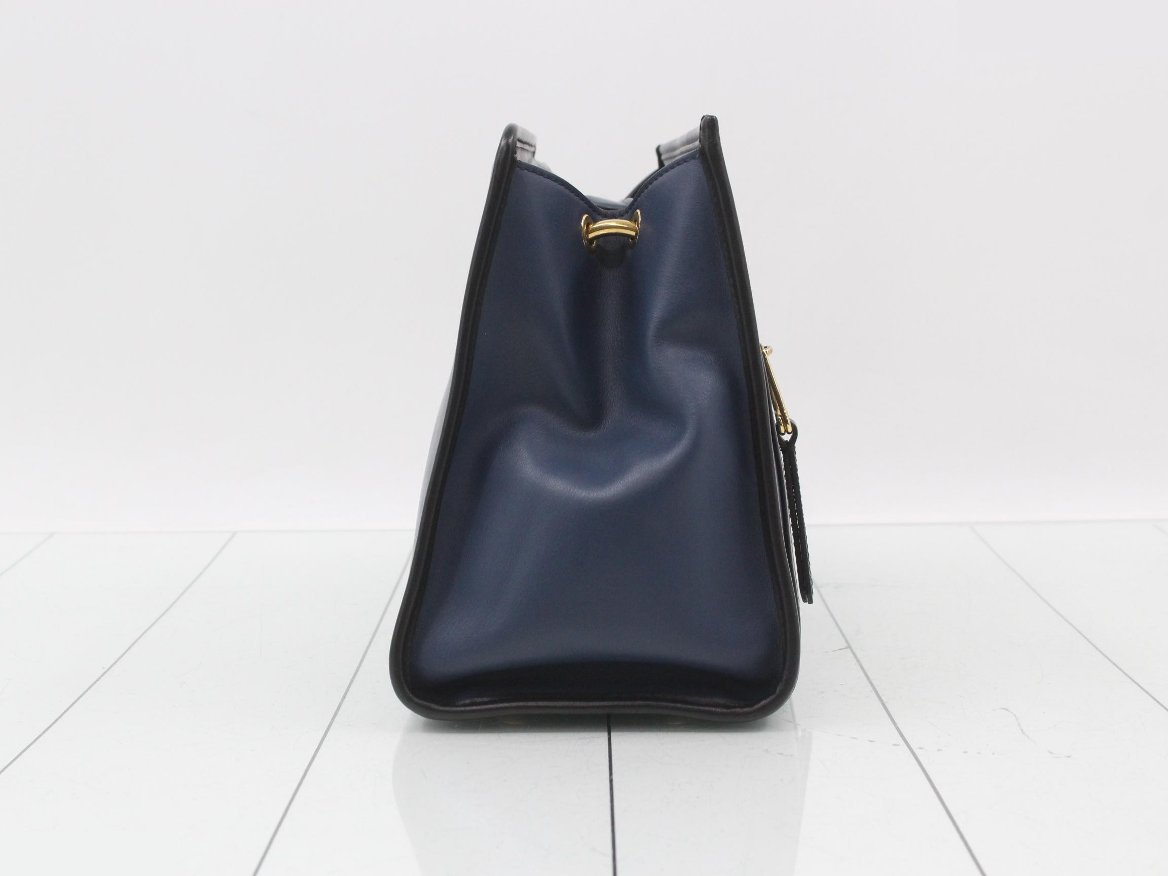 women's Runaway small shoulder bag, navy blue. — view 4