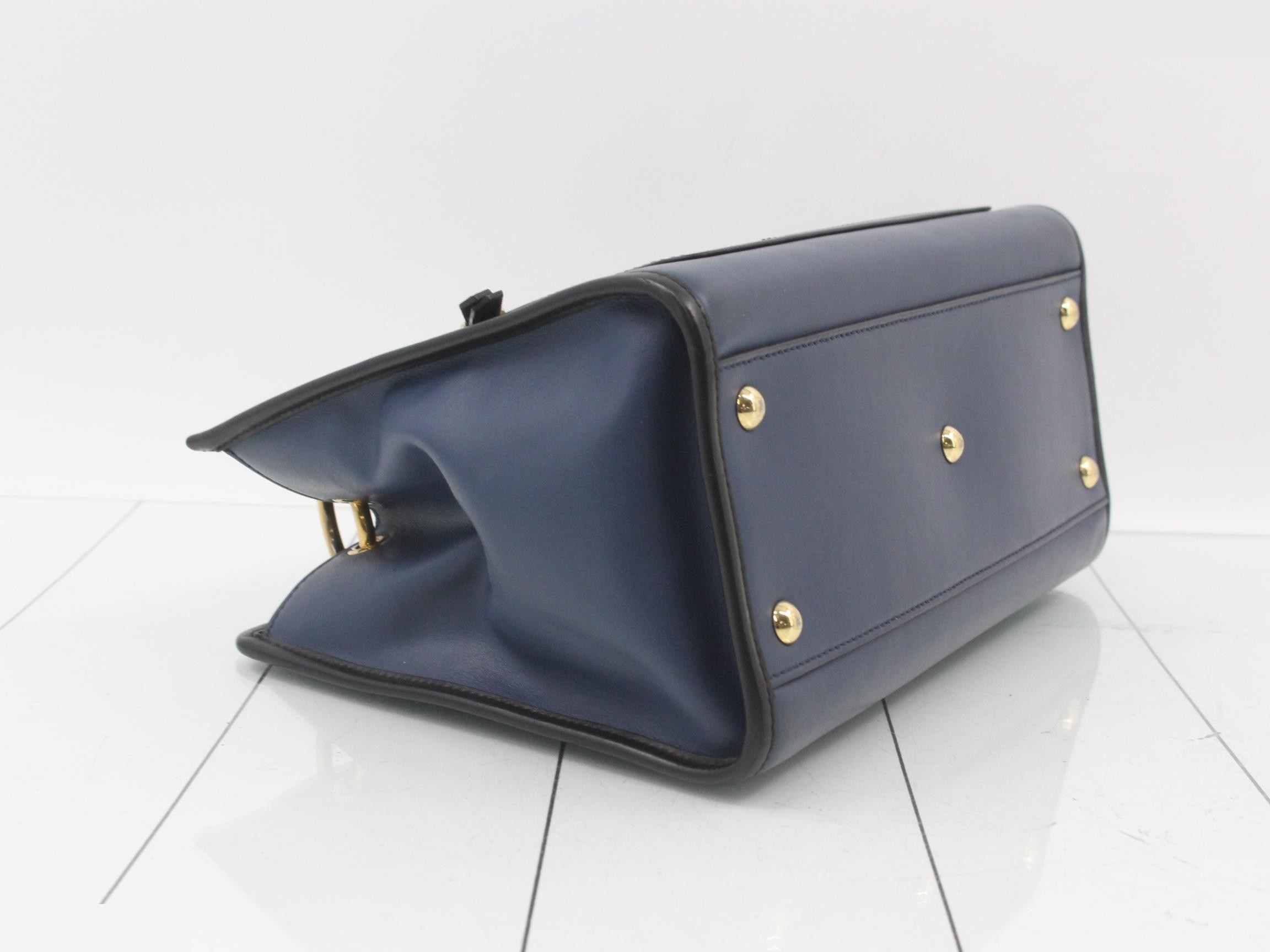 women's Runaway small shoulder bag, navy blue. — view 5