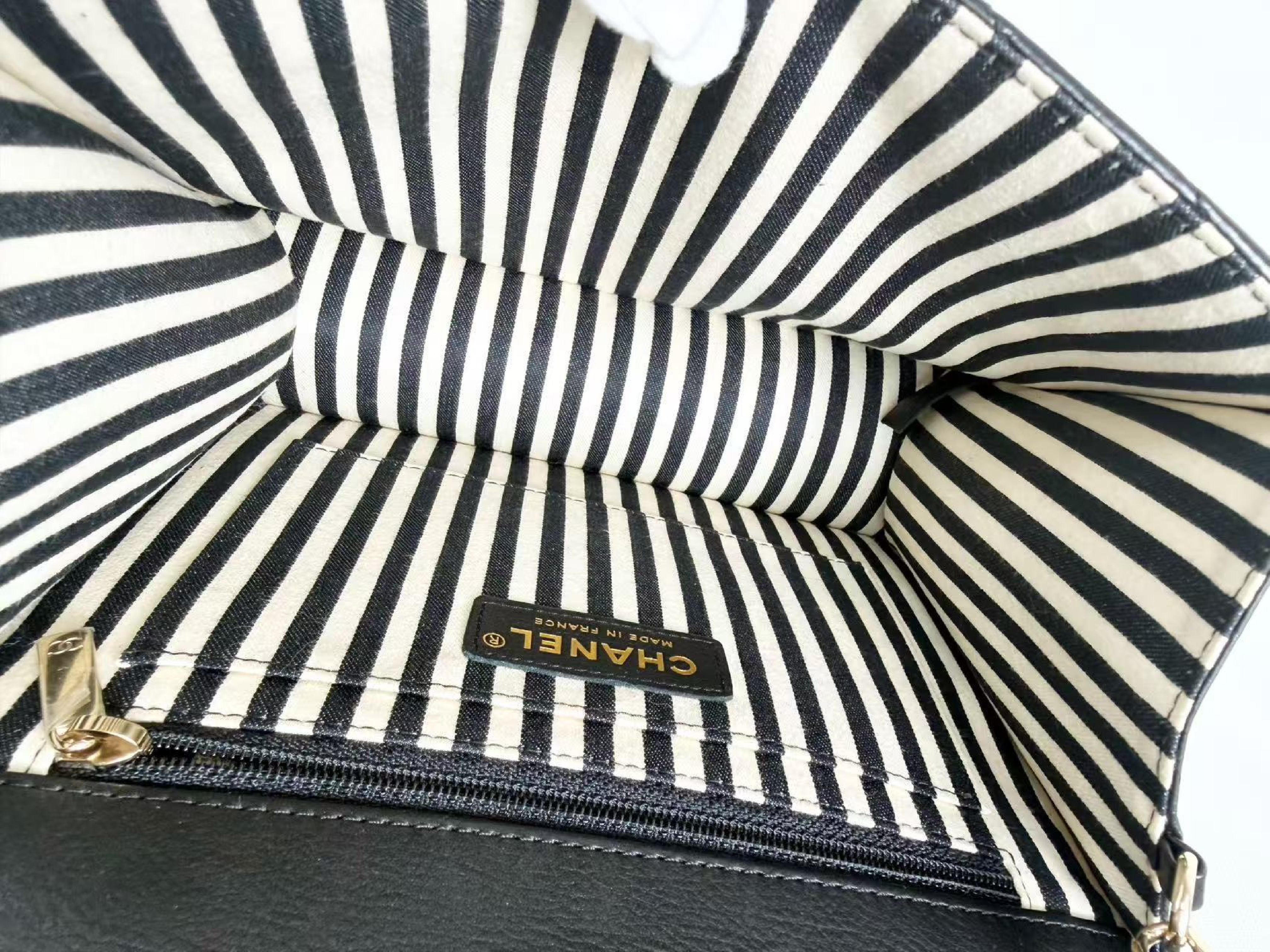 Black Chevron Shoulder Bag, W21/H17/D7cm (approx.), serial number in the 27 range. Includes dust bag, authenticity card, and seal. Gold hardware. Item number 27168293. — view 15