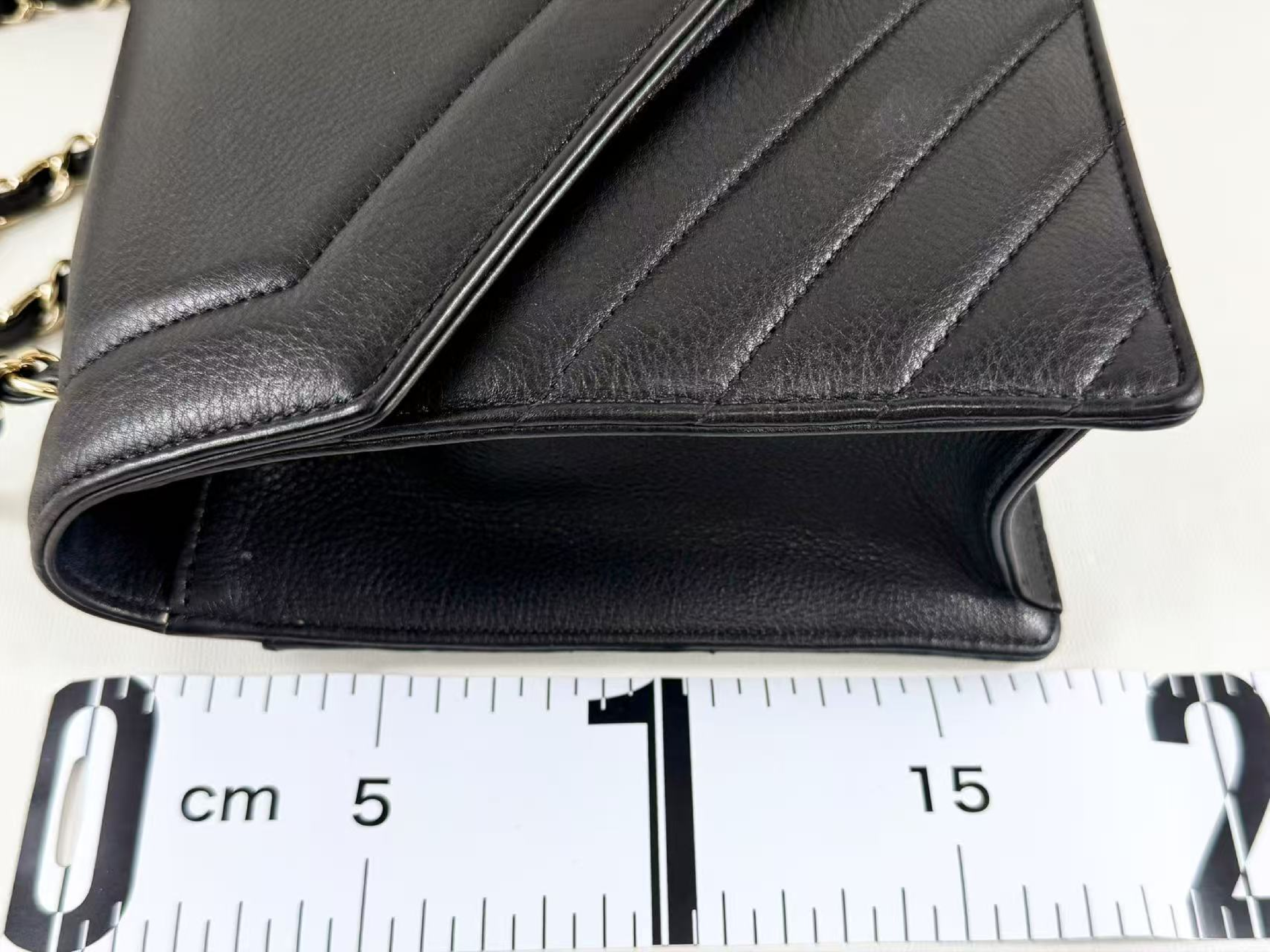 Black Chevron Shoulder Bag, W21/H17/D7cm (approx.), serial number in the 27 range. Includes dust bag, authenticity card, and seal. Gold hardware. Item number 27168293. — view 5