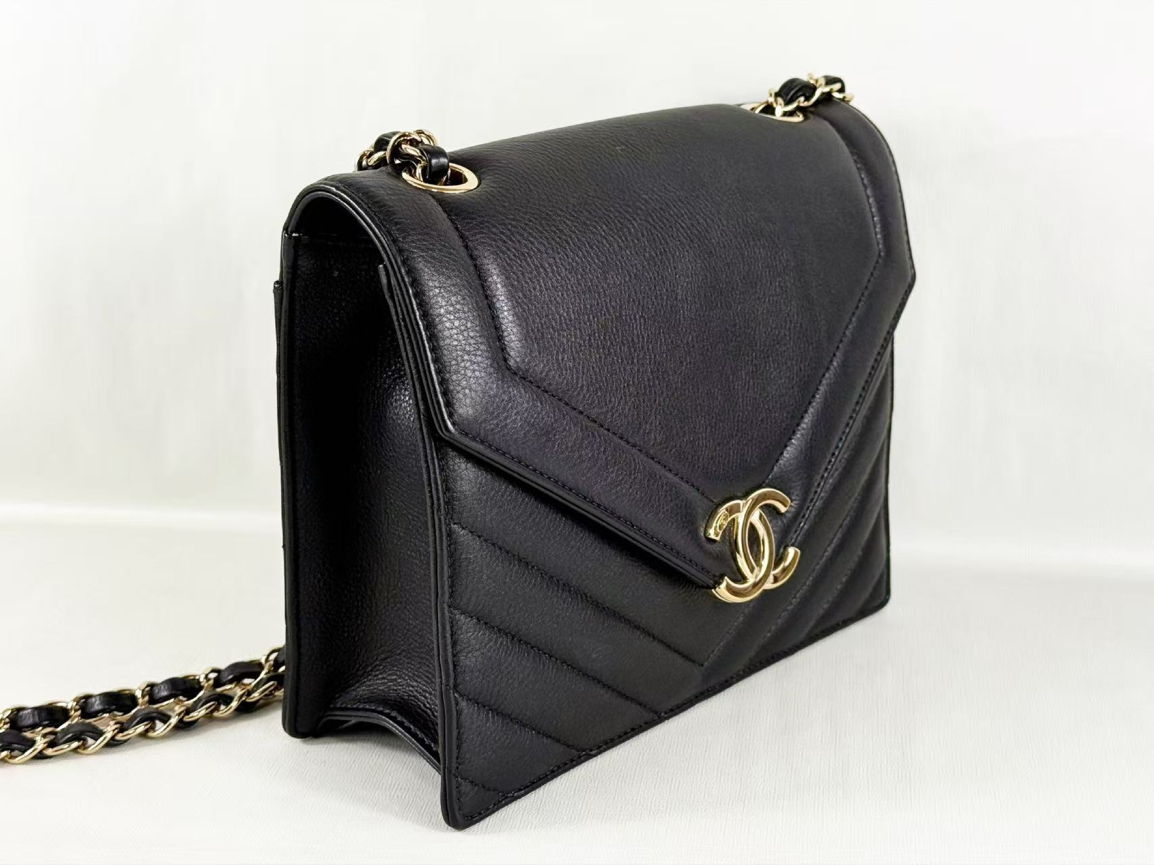 Black Chevron Shoulder Bag, W21/H17/D7cm (approx.), serial number in the 27 range. Includes dust bag, authenticity card, and seal. Gold hardware. Item number 27168293. — view 6
