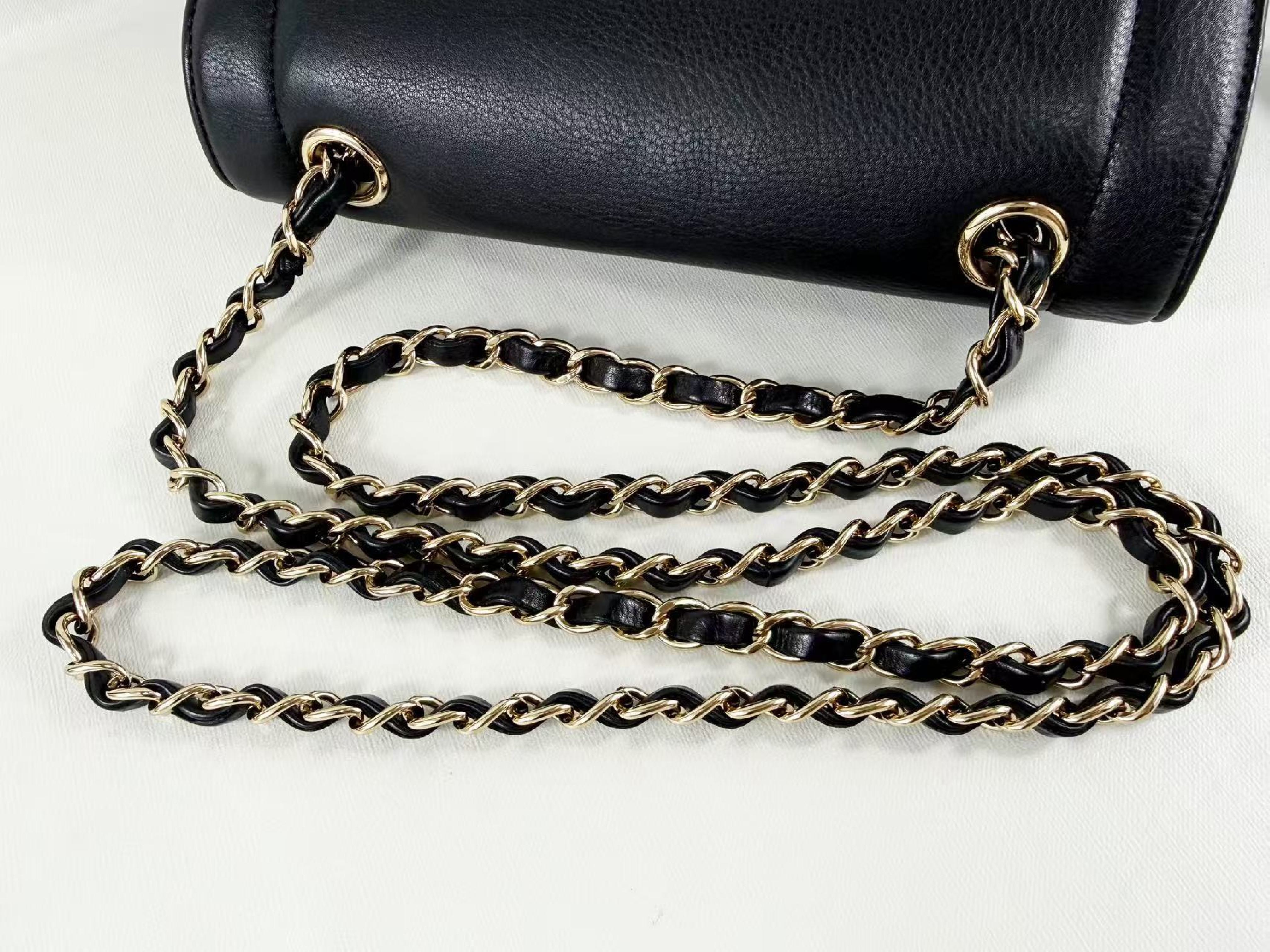 Black Chevron Shoulder Bag, W21/H17/D7cm (approx.), serial number in the 27 range. Includes dust bag, authenticity card, and seal. Gold hardware. Item number 27168293. — view 8