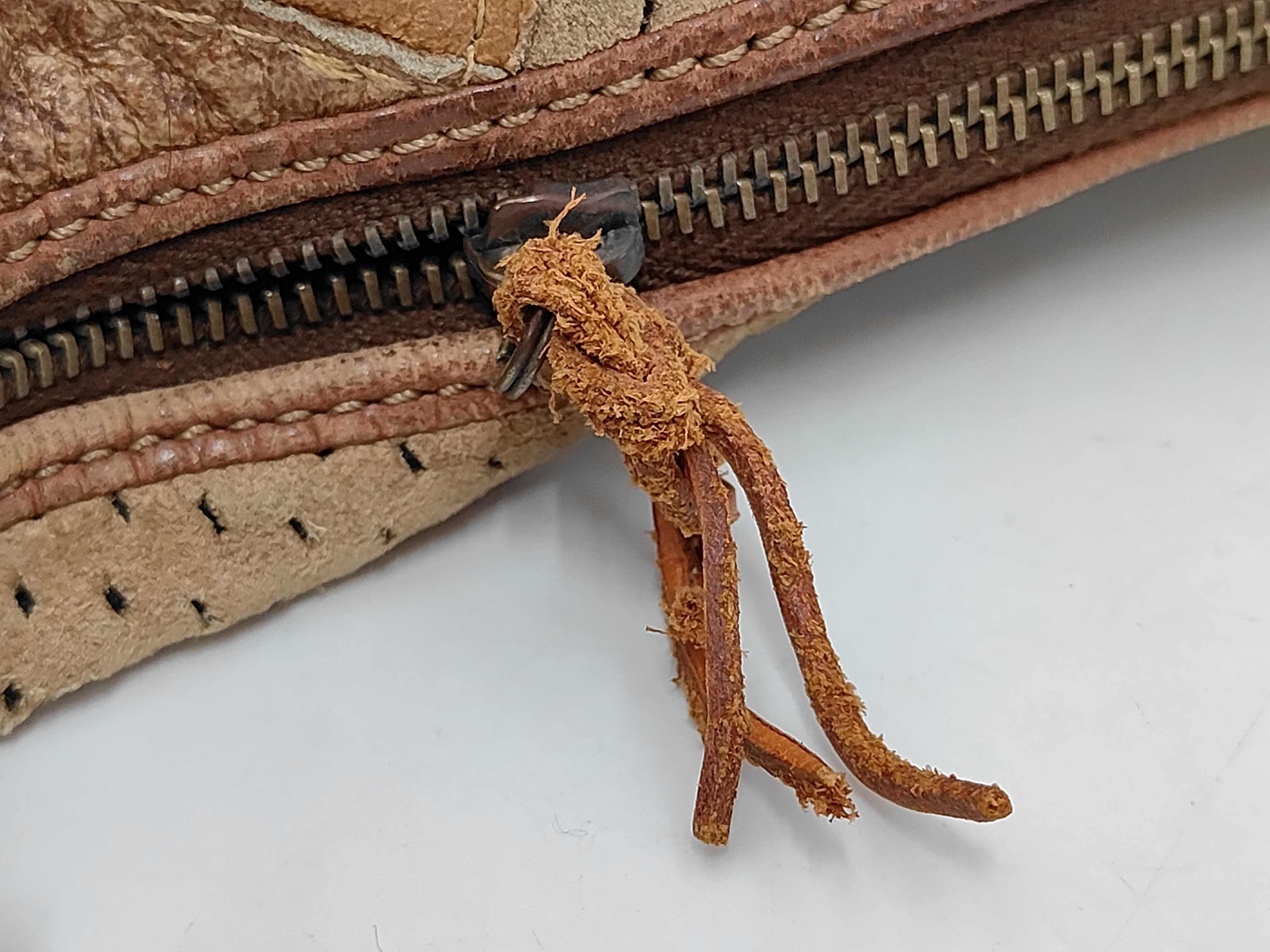 logo leather handbag — view 8