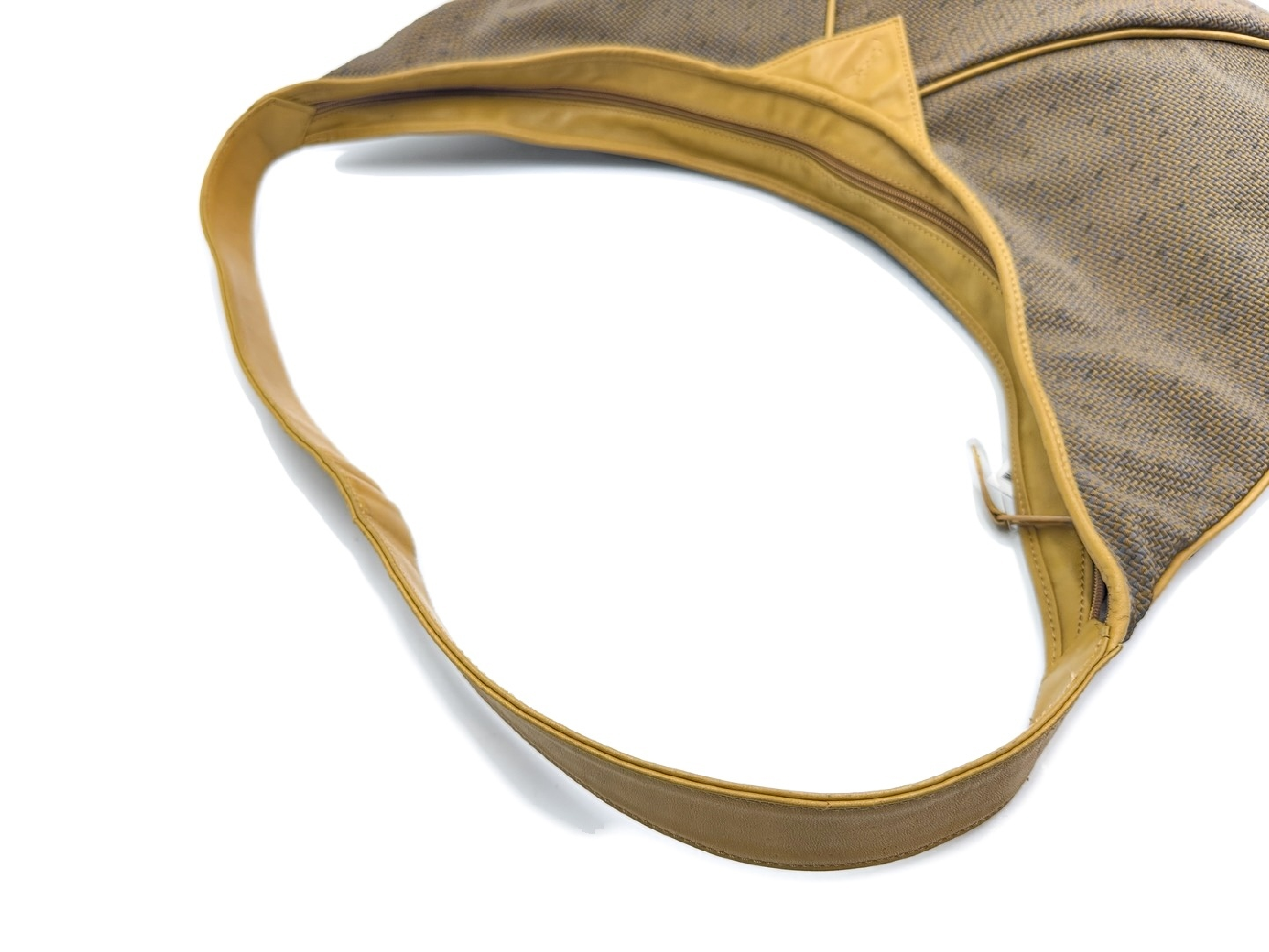 logo leather shoulder bag — view 3