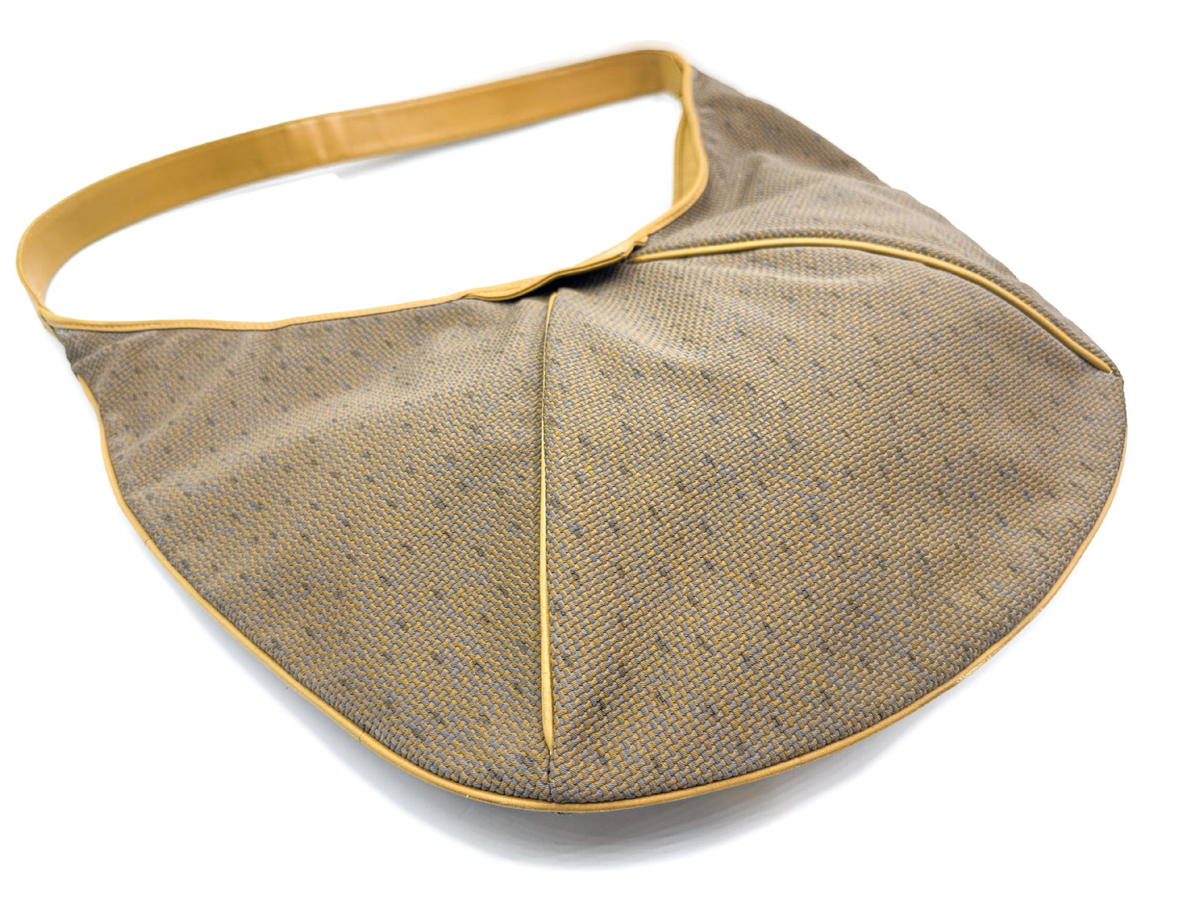 logo leather shoulder bag — view 6