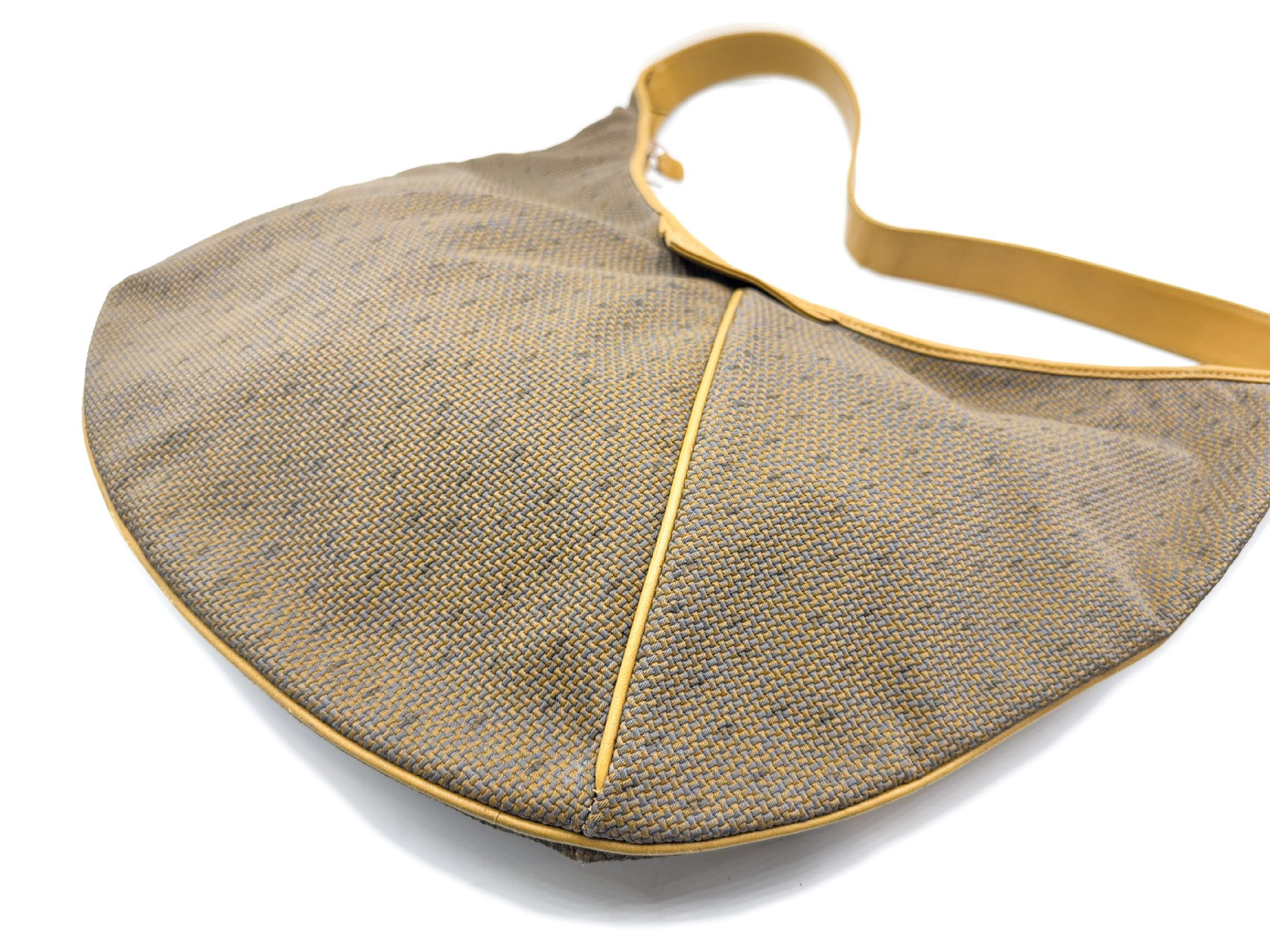 logo leather shoulder bag — view 7