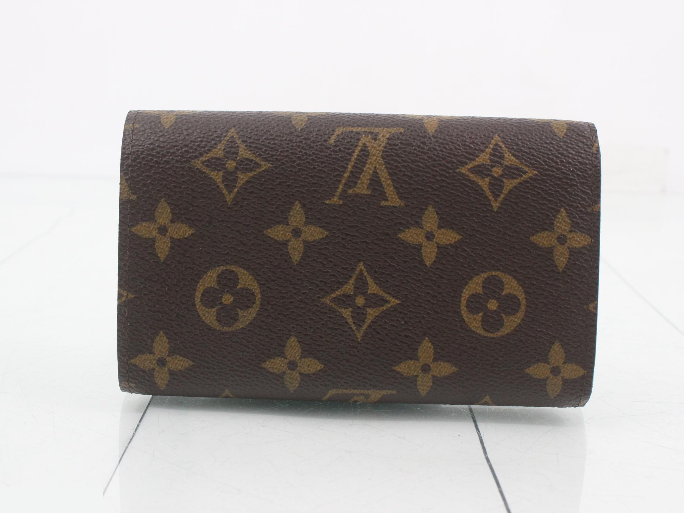 Portefeuille Trésor Monogram M61730, with box and dust bag. — view 2