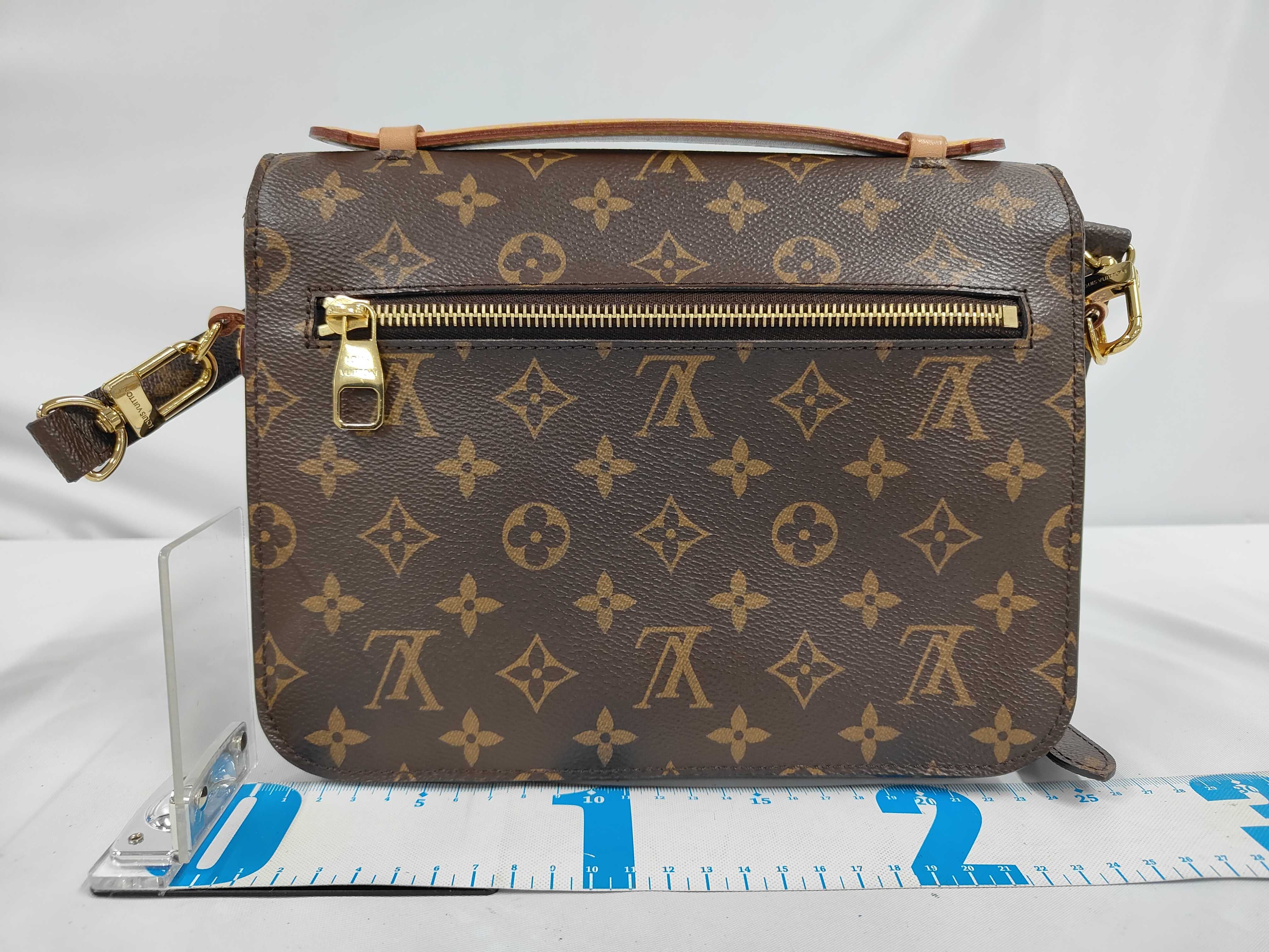 Monogram Pochette Metis MM M44875/DU2109 Handbag — view 2