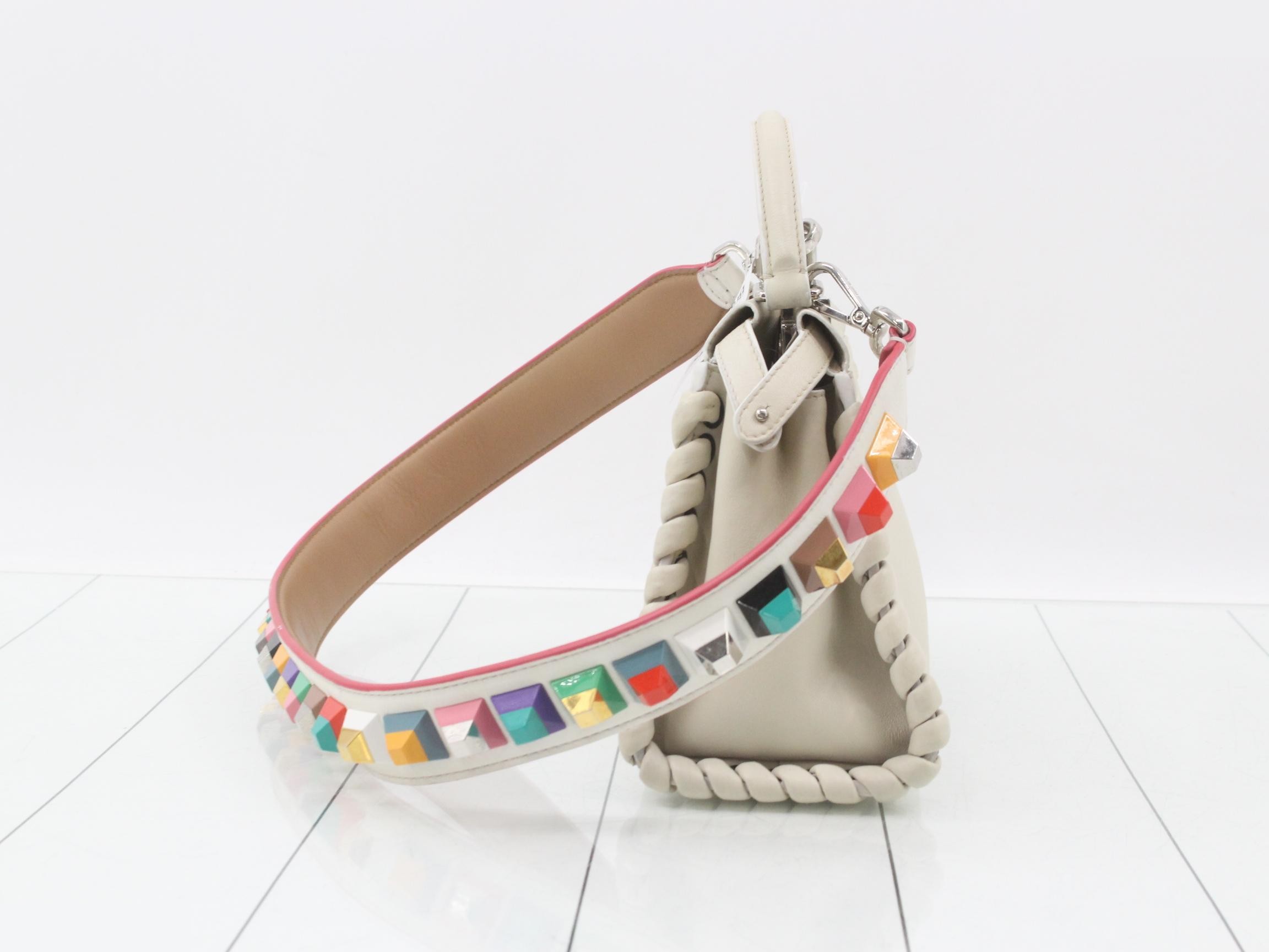 Peekaboo White — view 3