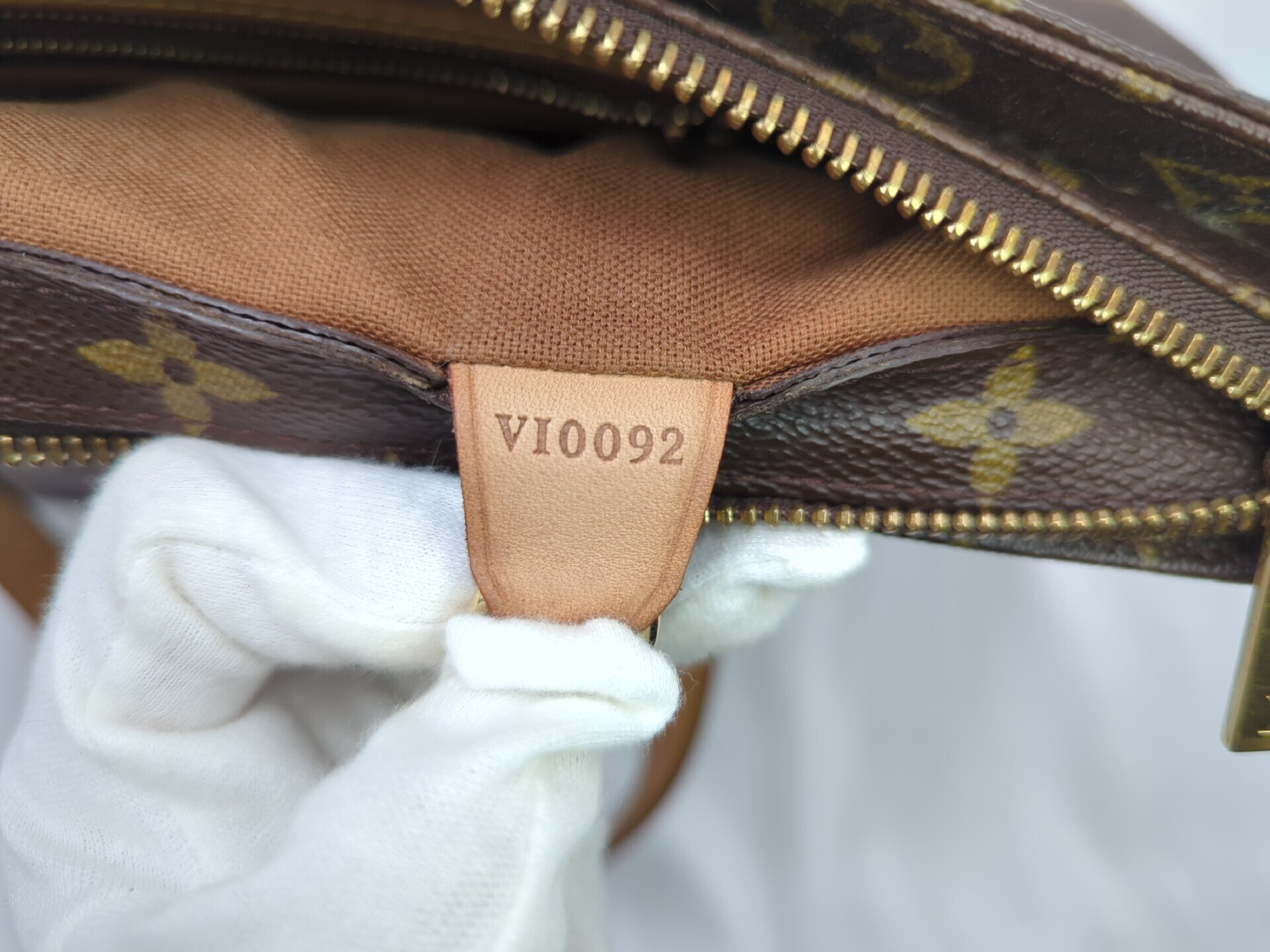 M51148 Monogram Cabas Piano Handbag — view 12