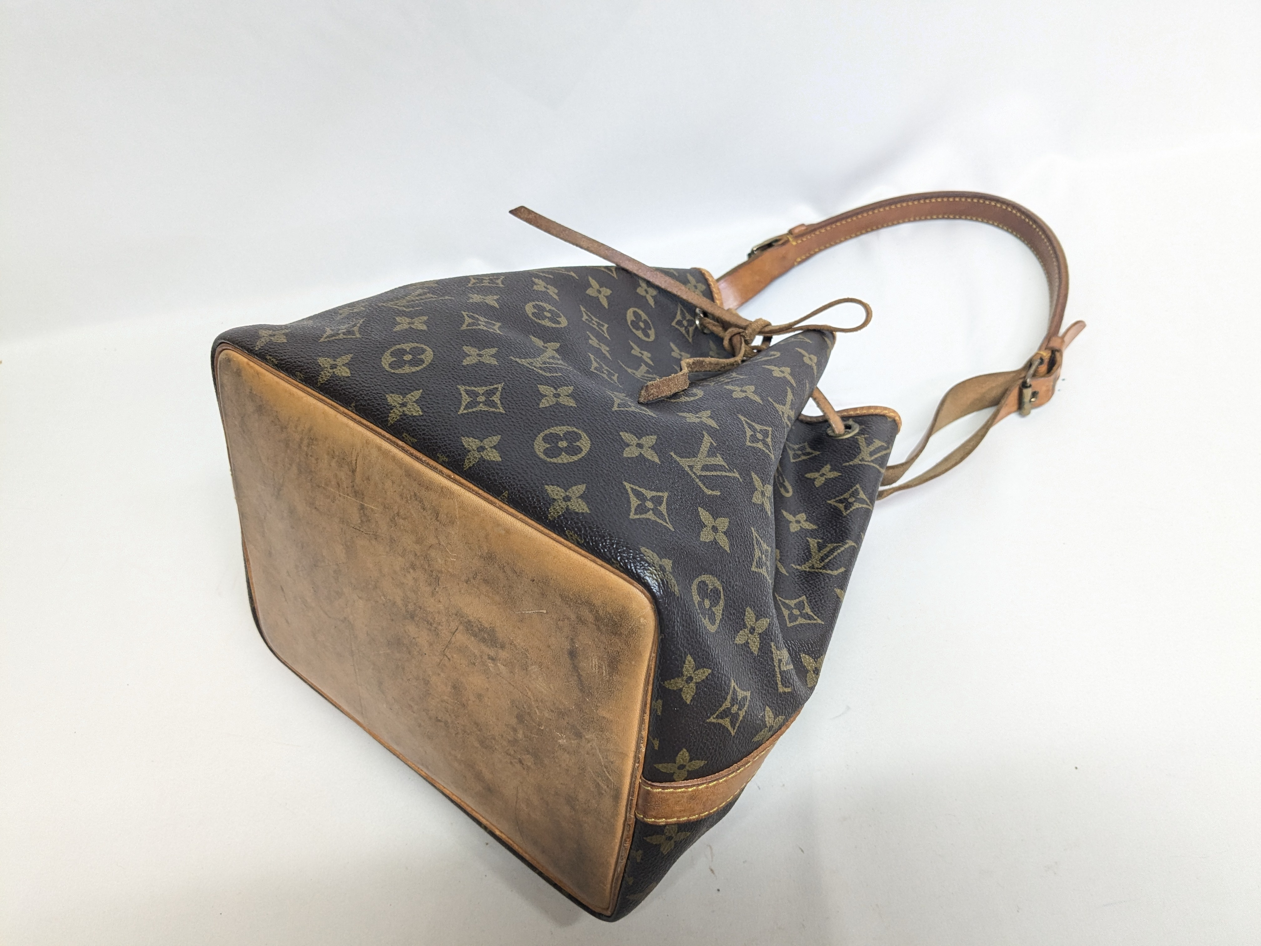 LV Monogram Petit Noé Shoulder Bag — view 4