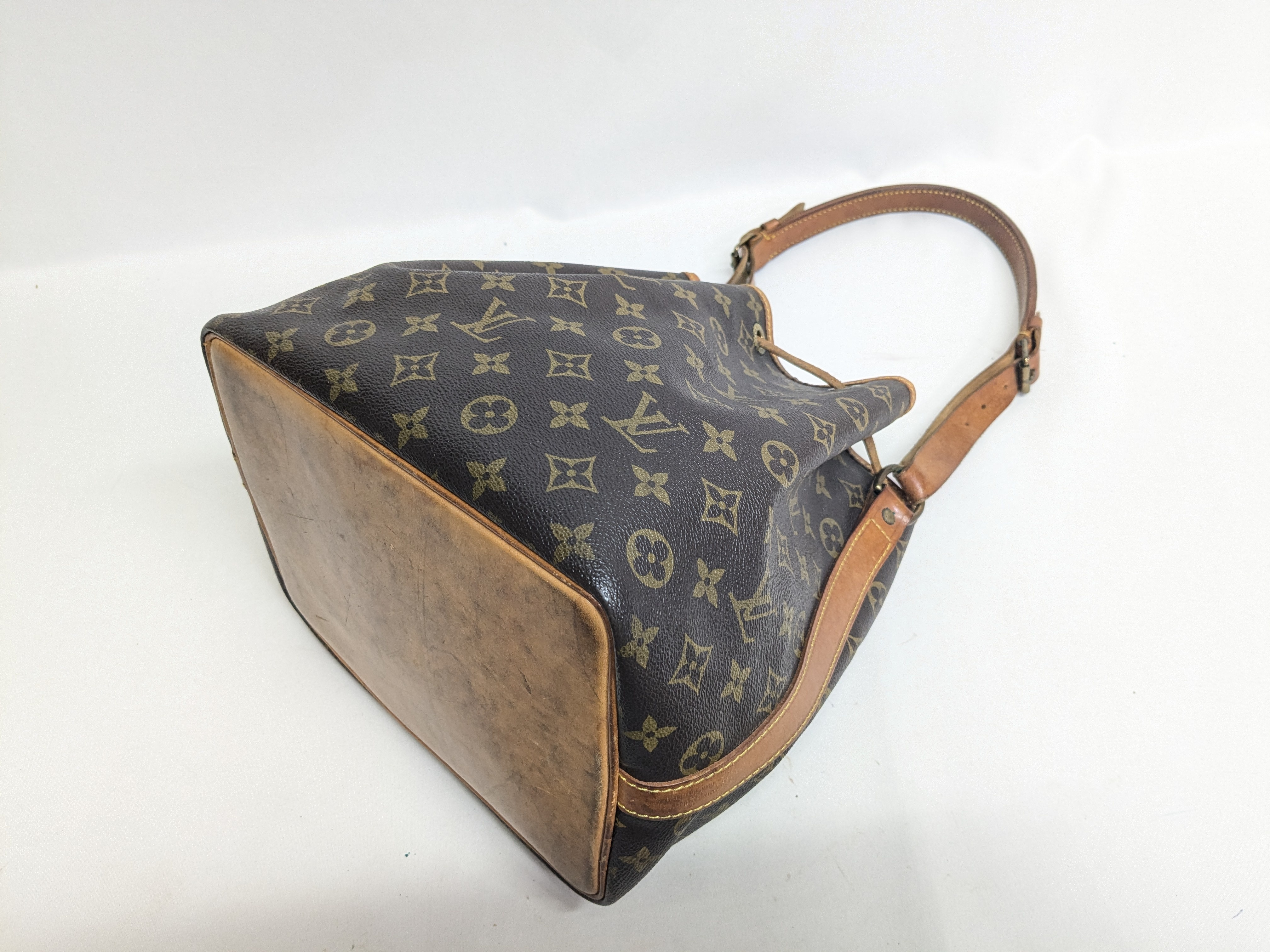 LV Monogram Petit Noé Shoulder Bag — view 5
