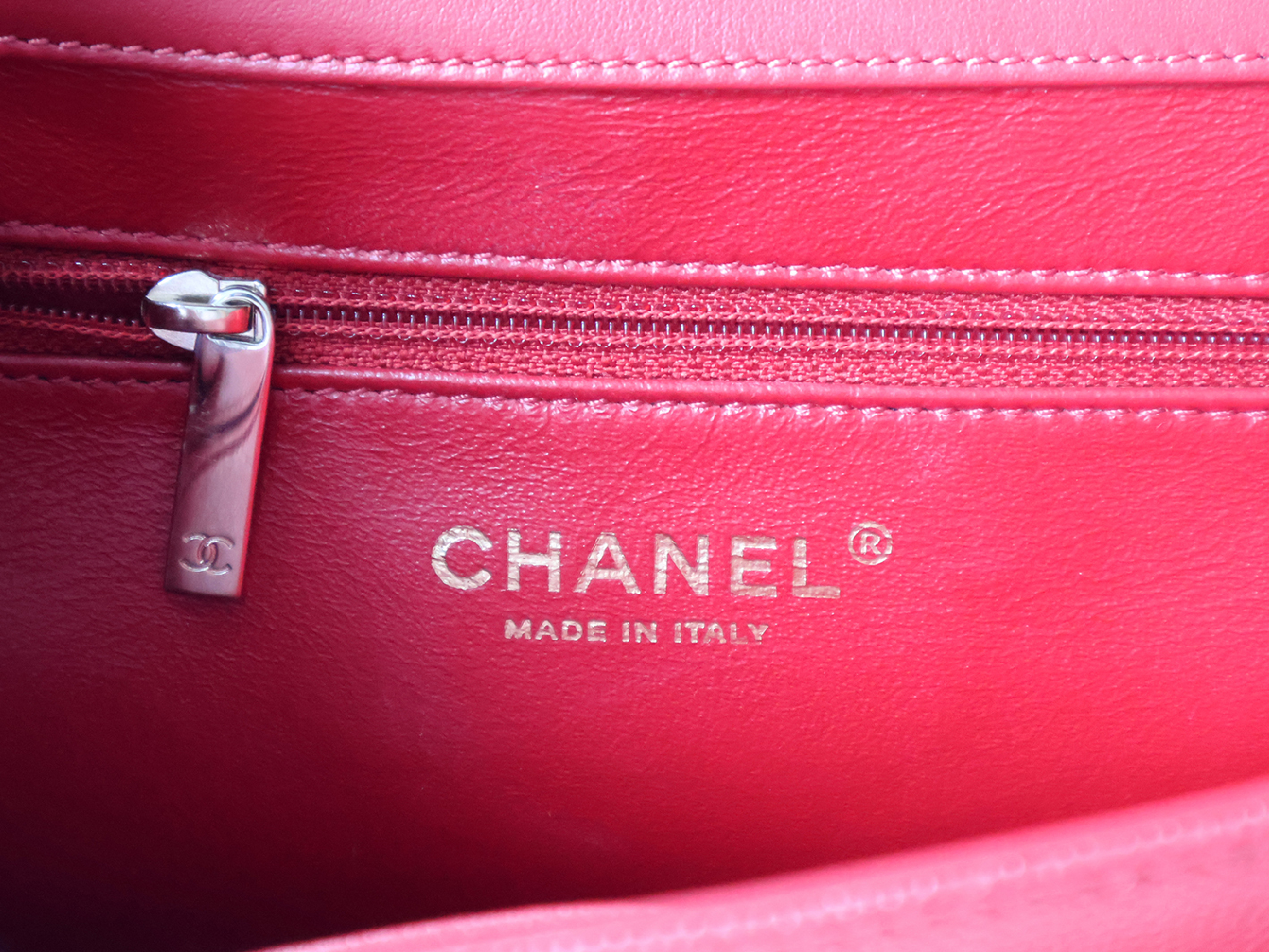 (with original seal, serial number 23 series) Caviar leather Matelassé 2-way chain shoulder bag, red. — view 13