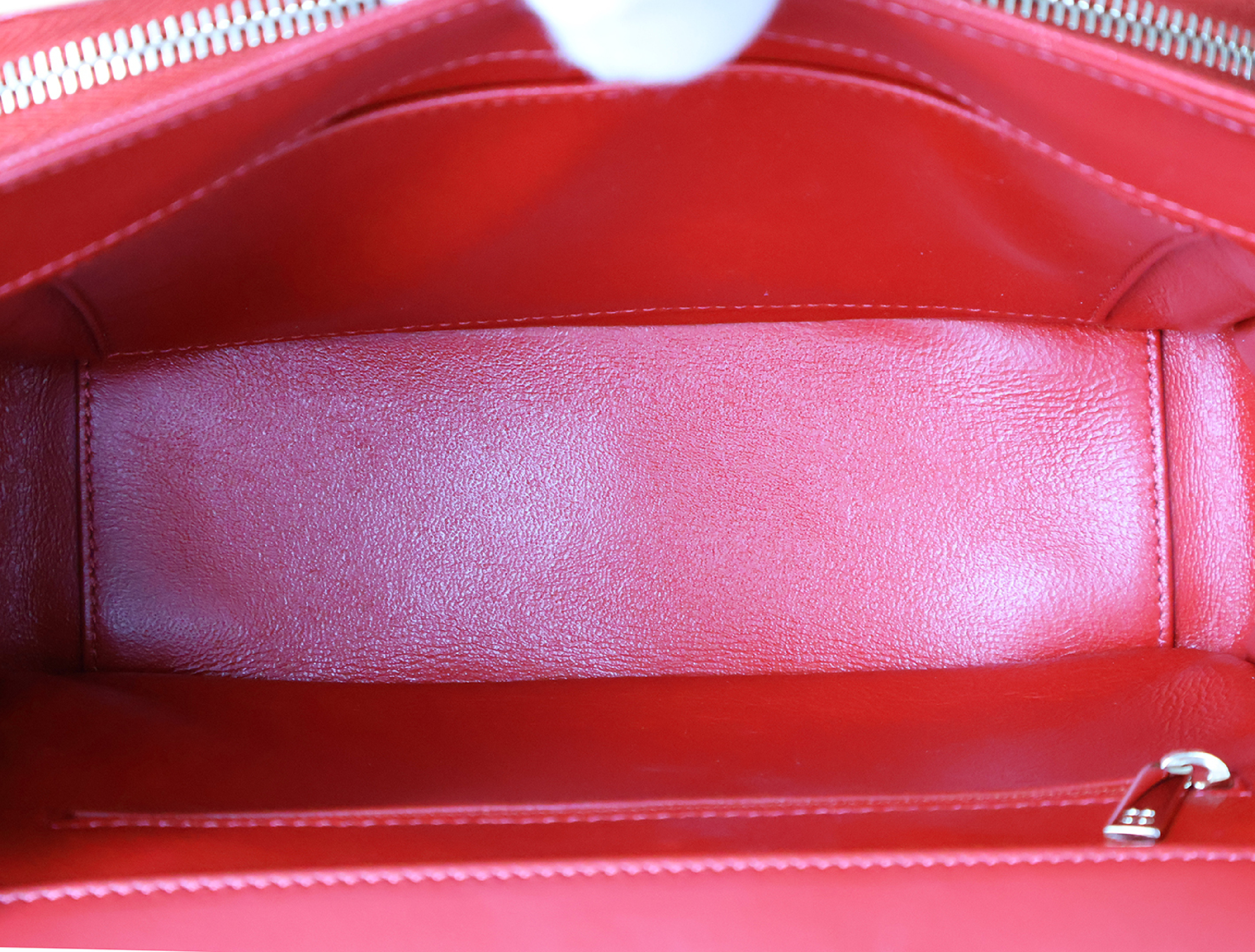 (with original seal, serial number 23 series) Caviar leather Matelassé 2-way chain shoulder bag, red. — view 14