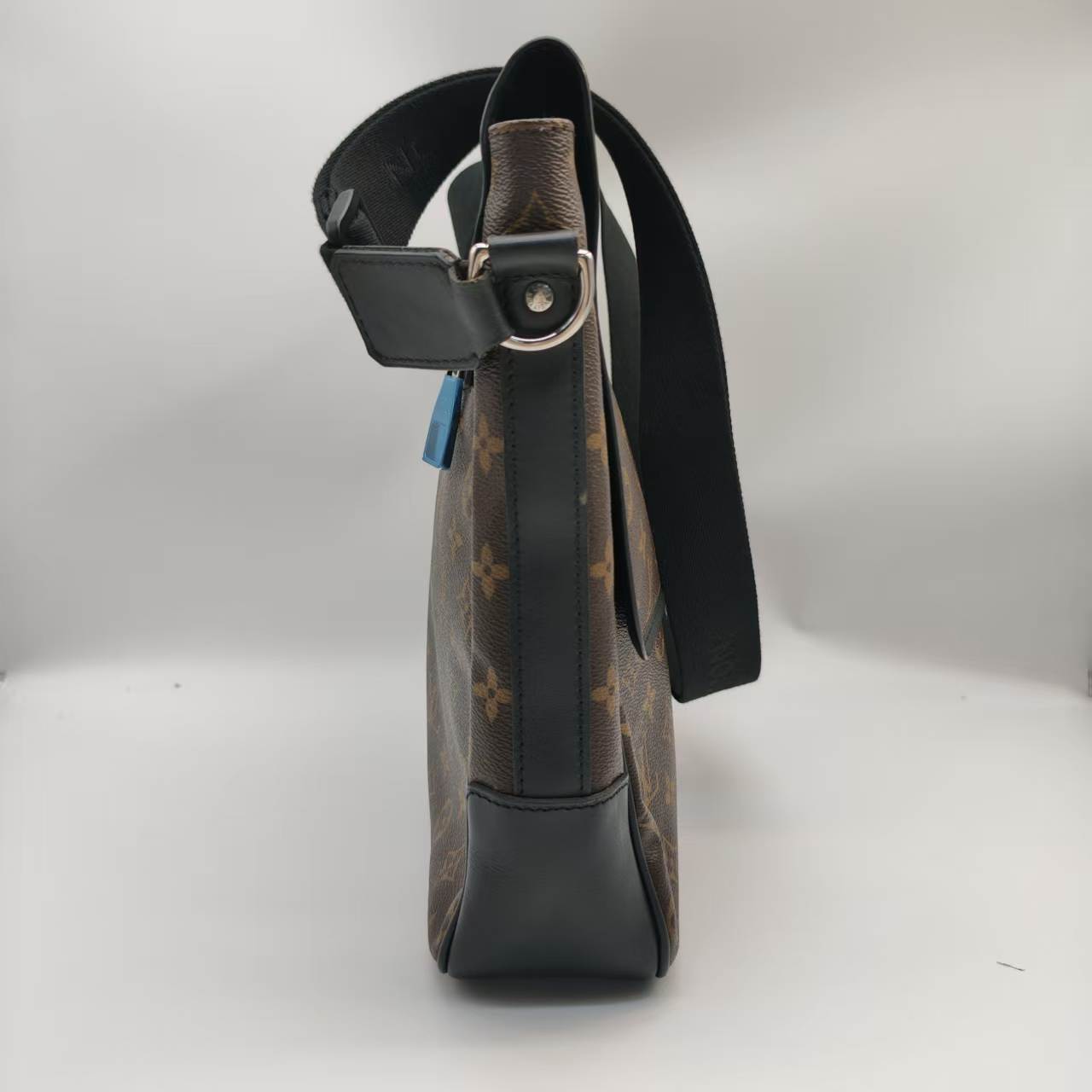 【*Shipped from: China*】LOUIS VUITTON Bass PU Shoulder Bag — view 4